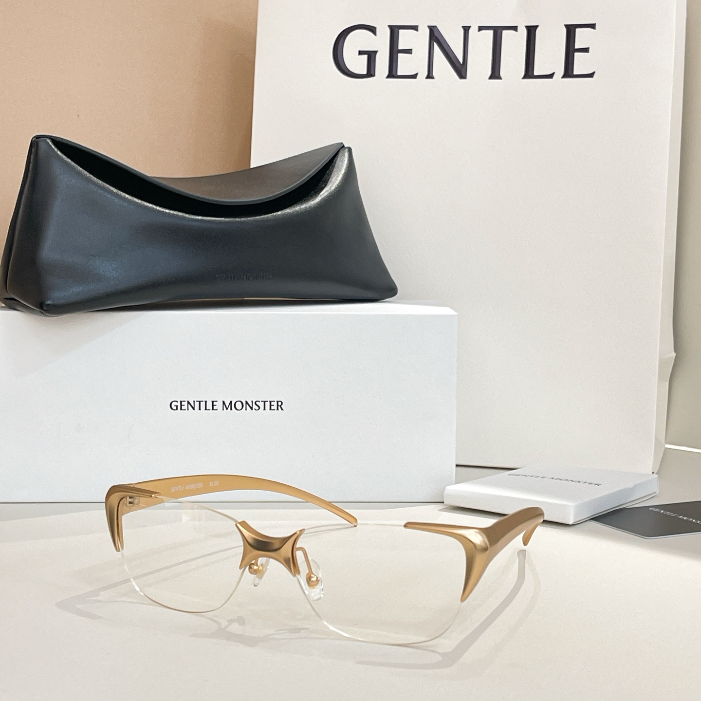 GENTLE MONSTE*🐼🐼🐼MODEL：HYPNOSIS🐼🐼🐼SIZE：150-127🐼🐼🐼