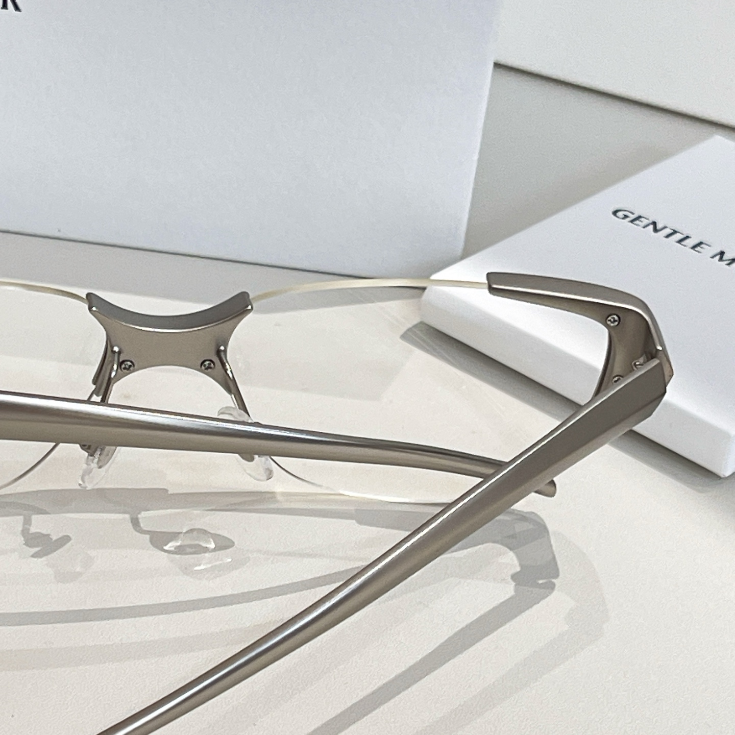 GENTLE MONSTE*🐼🐼🐼MODEL：HYPNOSIS🐼🐼🐼SIZE：150-127🐼🐼🐼