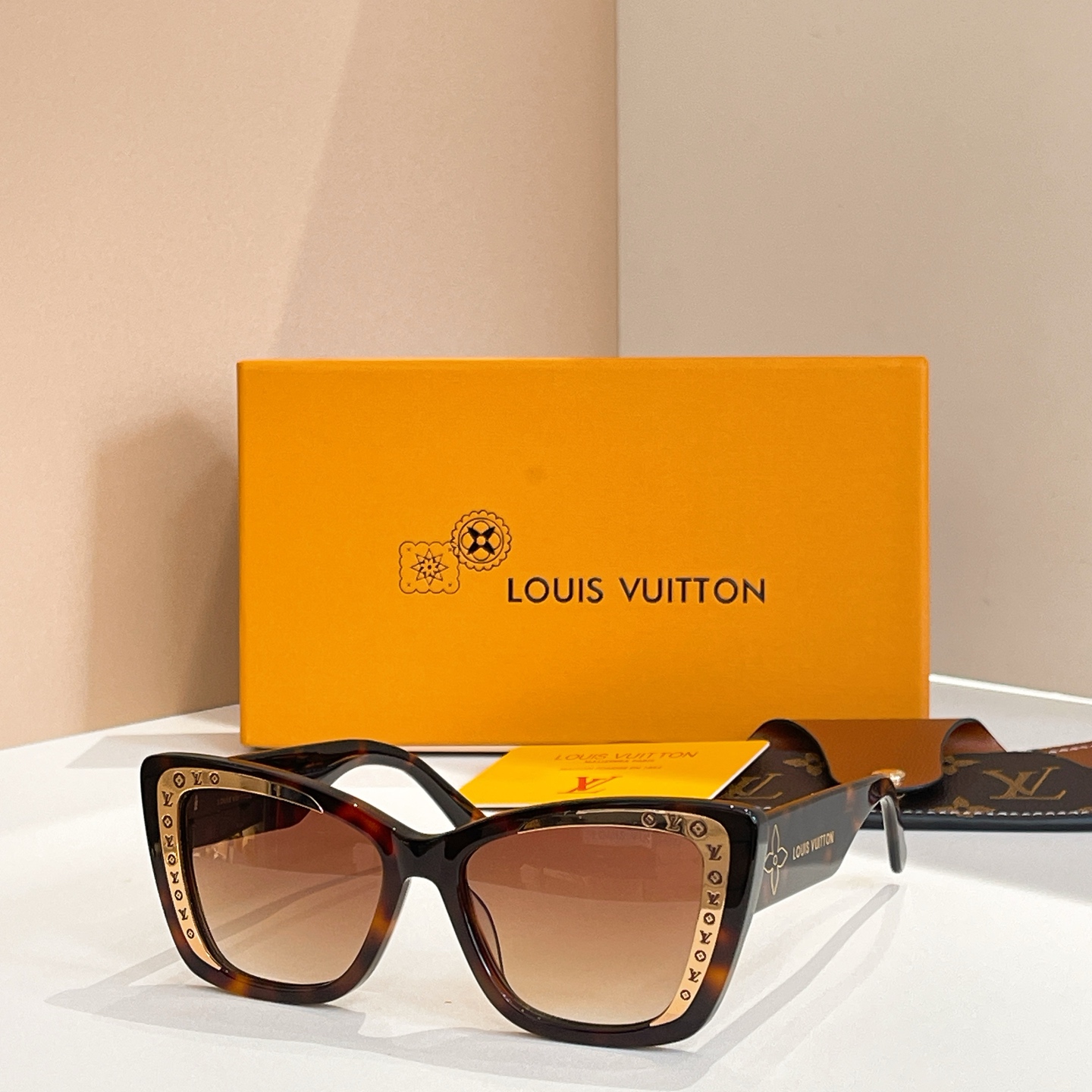 LOUIS VUITTO*🌟🌟🌟MODEL：Z2007U🌟🌟🌟SIZE：56口18-145🌟🌟🌟