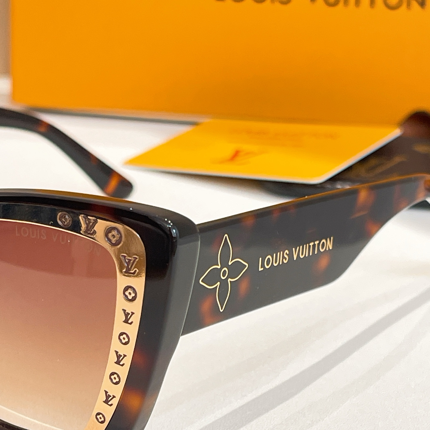 LOUIS VUITTO*🌟🌟🌟MODEL：Z2007U🌟🌟🌟SIZE：56口18-145🌟🌟🌟