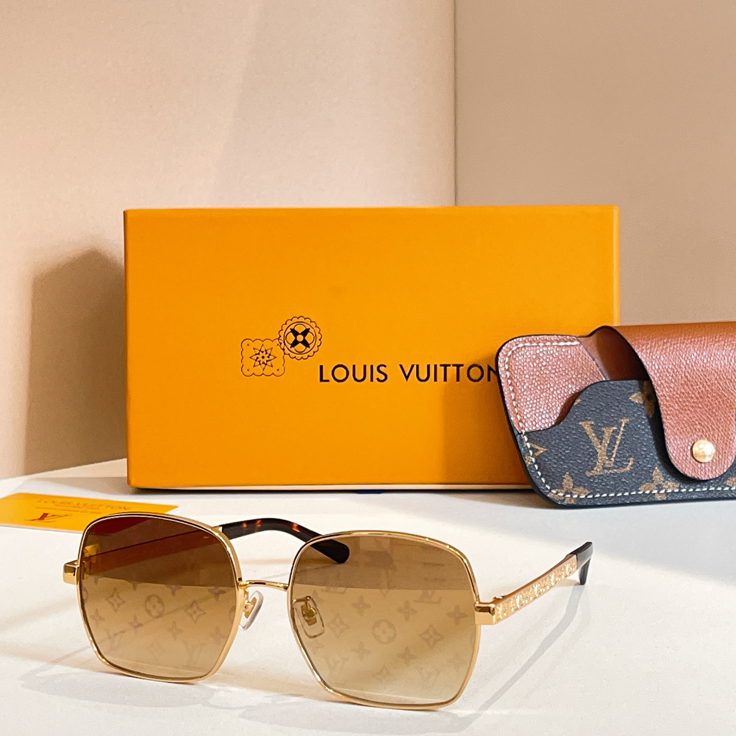 LOUIS VUITTO*🌟🌟🌟MODEL：Z2955U🌟🌟🌟SIZE：57口18-145🌟🌟🌟