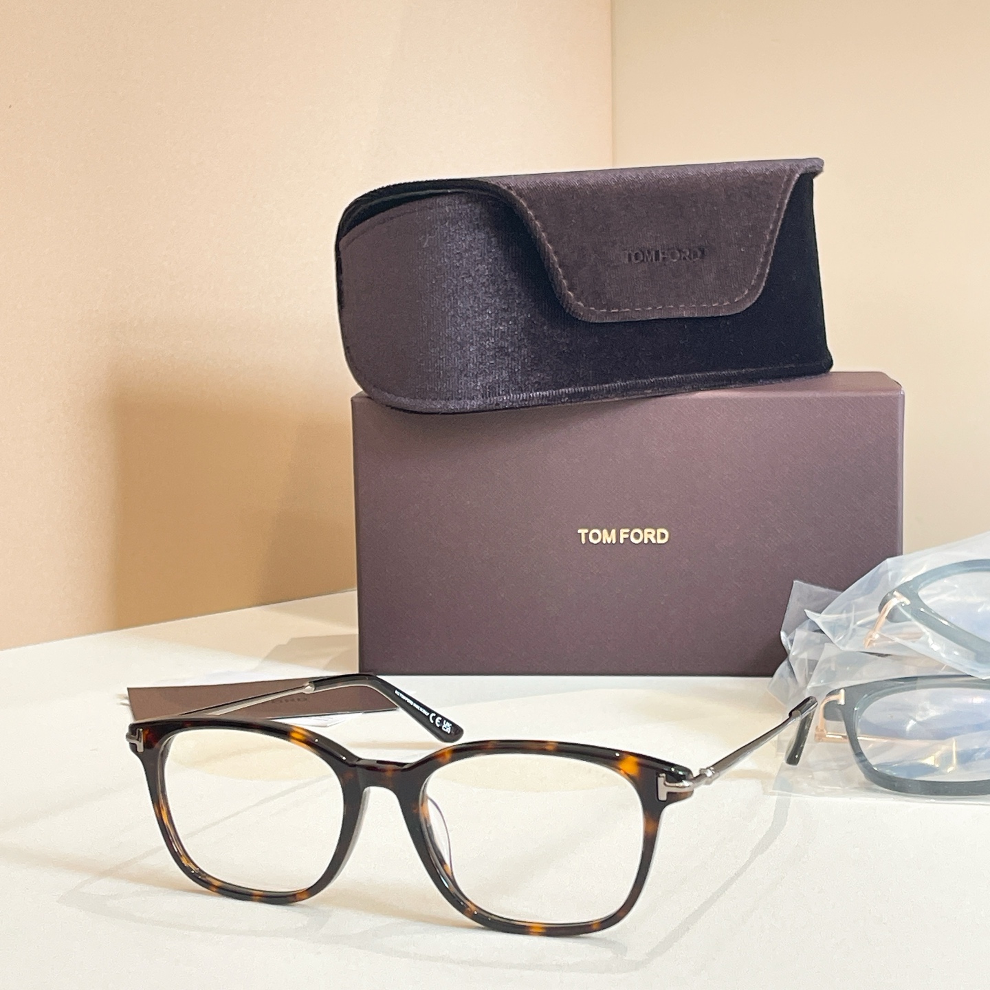 TOM FOR*💫💫💫MODEL：TF6105-D-B💫💫💫SIZE：54口18-140💫💫💫高版本～～