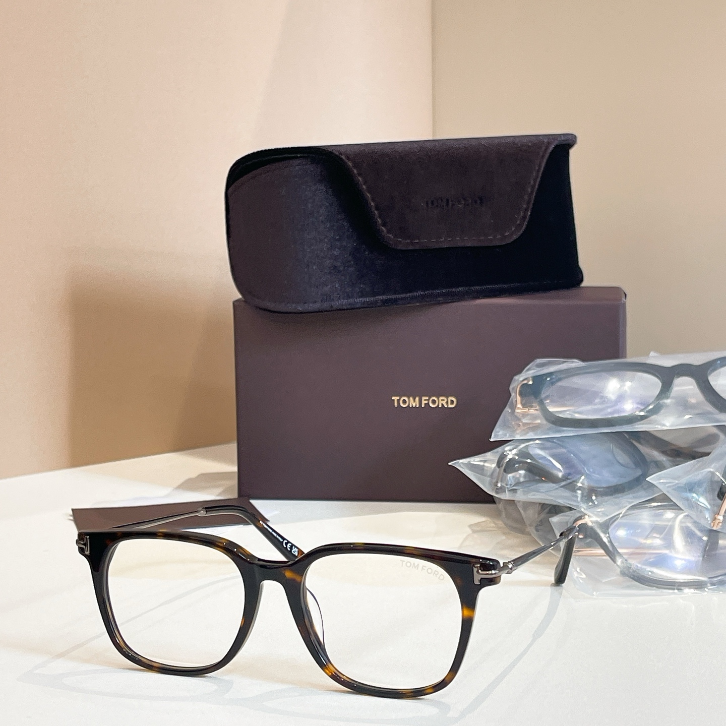 TOM FOR*💫💫💫MODEL：TF6106-D-B💫💫💫SIZE：53口18-140💫💫💫高版本～～