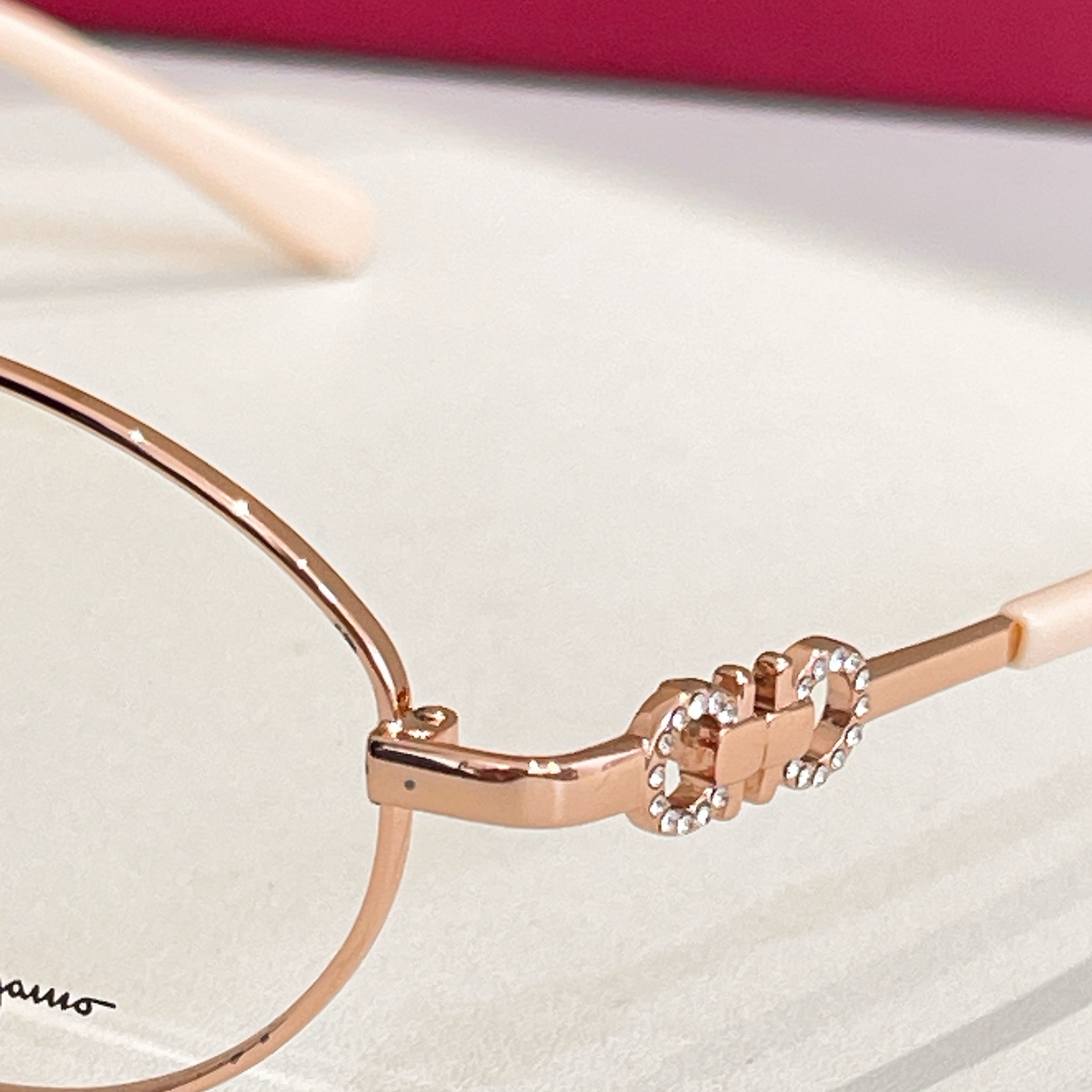 Salvatore ferragam* 菲*拉格慕 💚💚MODEL：SF2555RA 💚💚💚SIZE：5