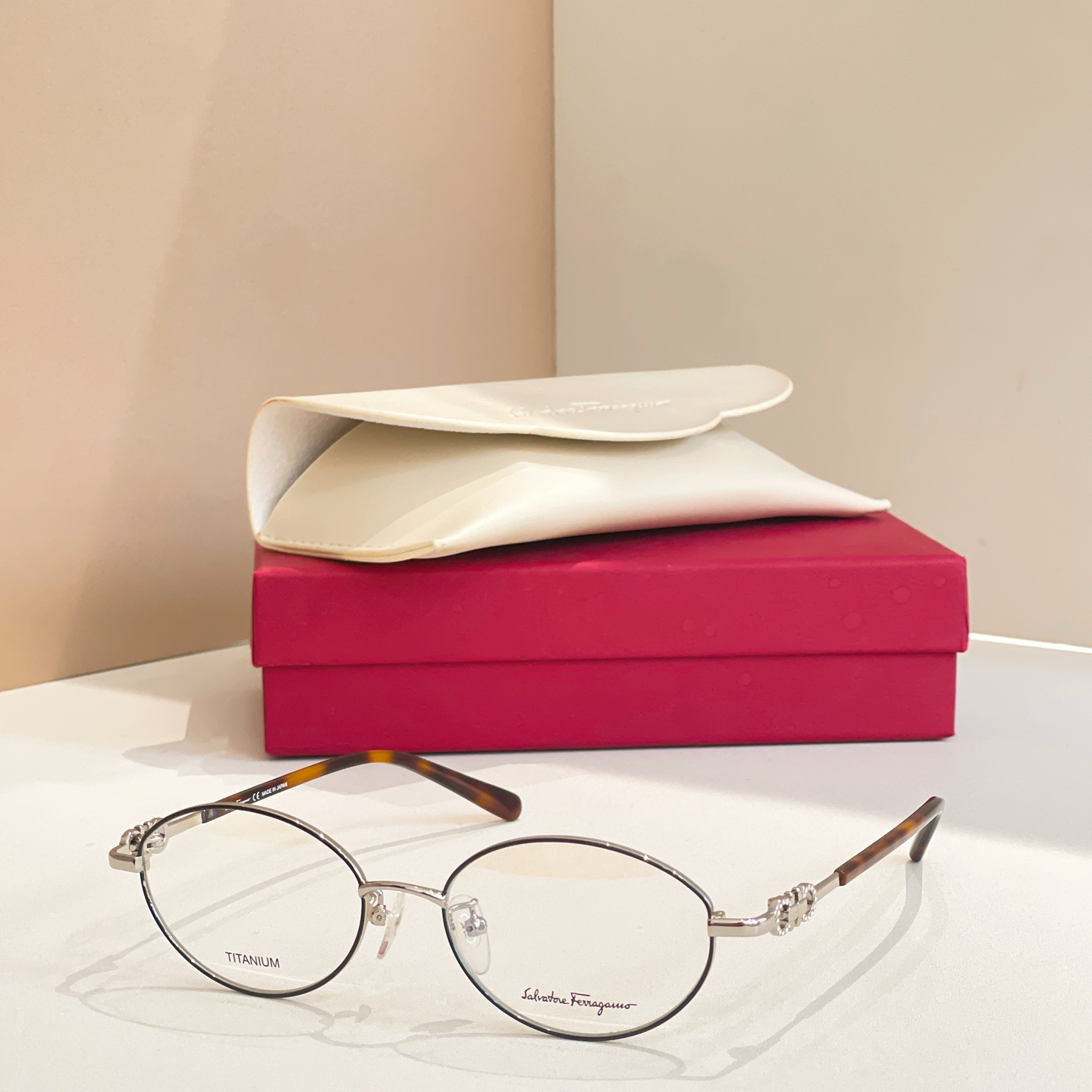 Salvatore ferragam* 菲*拉格慕 💚💚MODEL：SF2555RA 💚💚💚SIZE：5