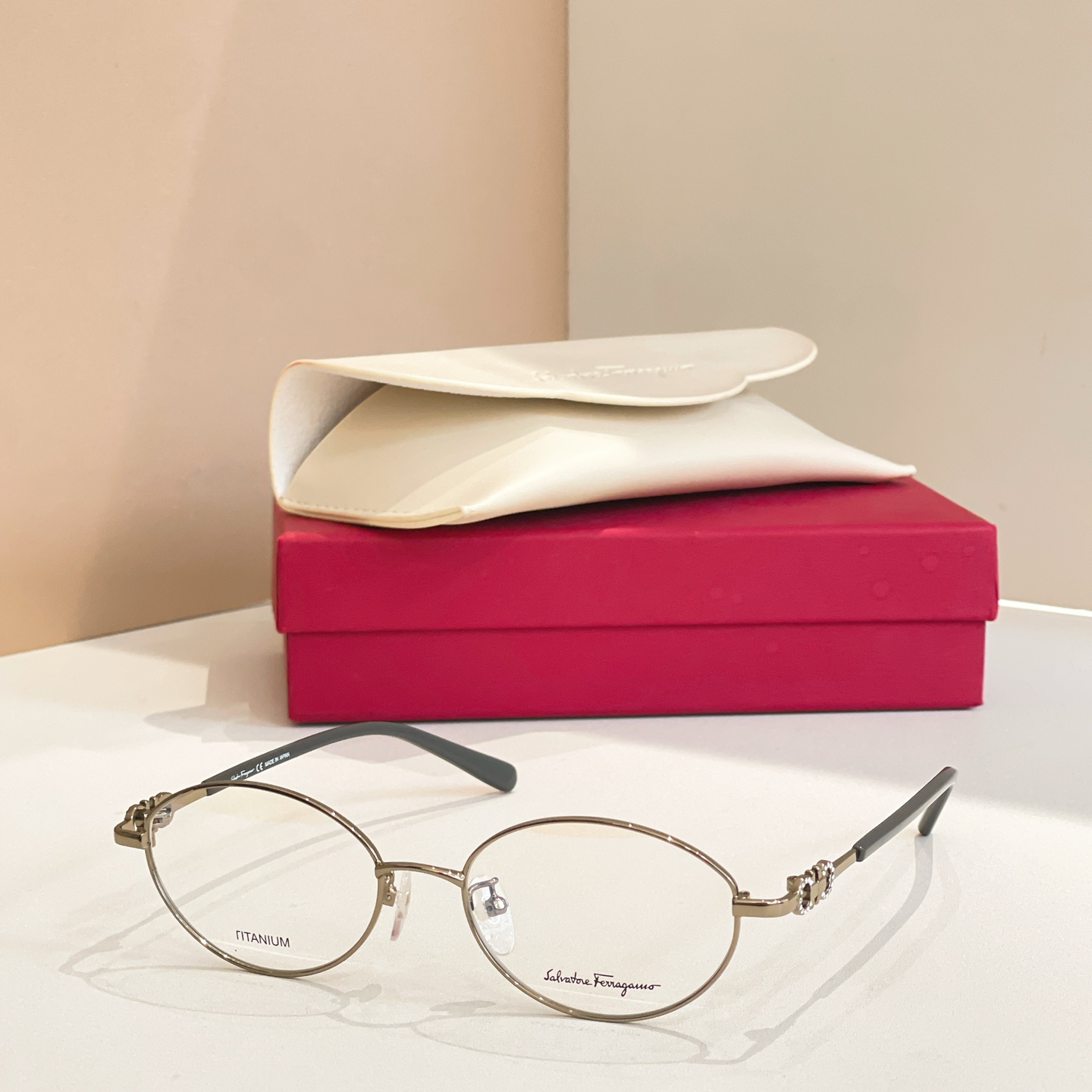 Salvatore ferragam* 菲*拉格慕 💚💚MODEL：SF2555RA 💚💚💚SIZE：5