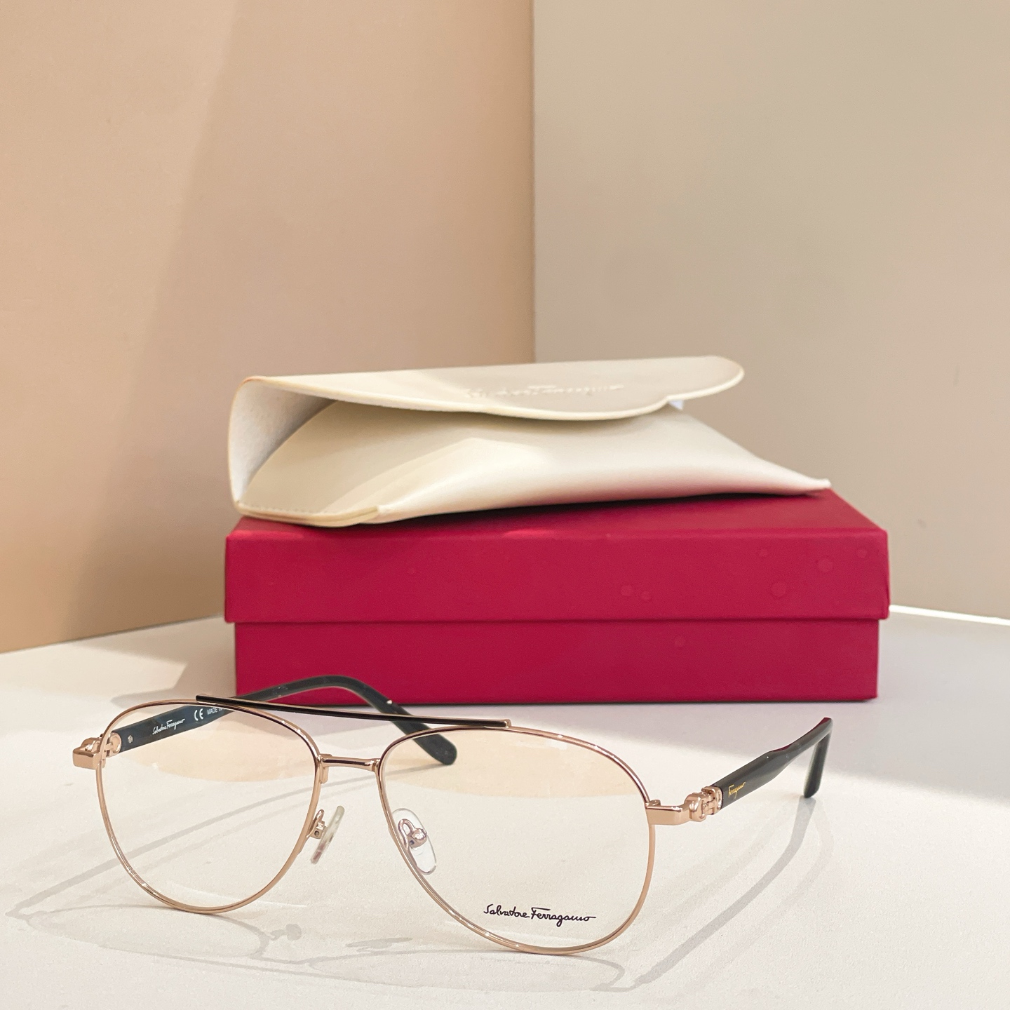 Salvatore ferragam* 菲*拉格慕 💚💚MODEL：SF2184 💚💚💚SIZE：56口