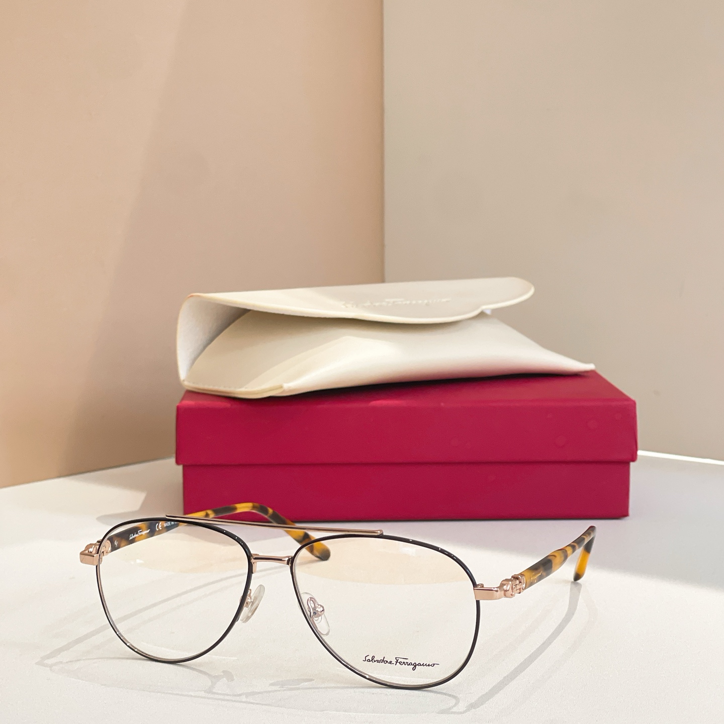 Salvatore ferragam* 菲*拉格慕 💚💚MODEL：SF2184 💚💚💚SIZE：56口