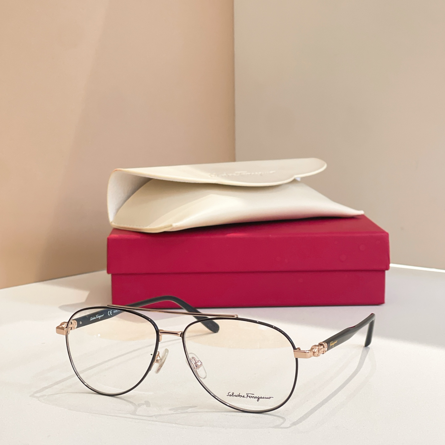 Salvatore ferragam* 菲*拉格慕 💚💚MODEL：SF2184 💚💚💚SIZE：56口