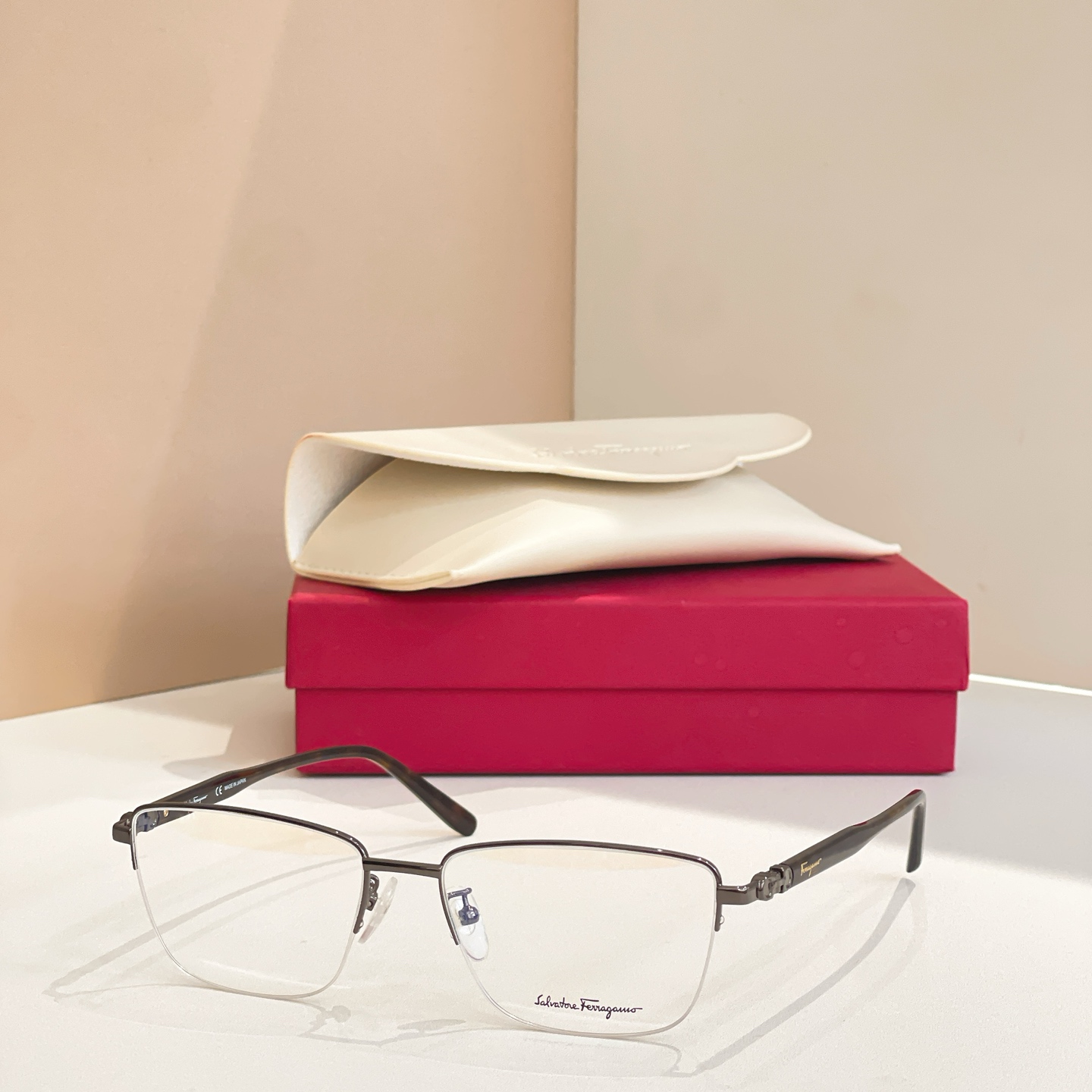 Salvatore ferragam* 菲*拉格慕 💚💚MODEL：SF2546A 💚💚💚SIZE：55