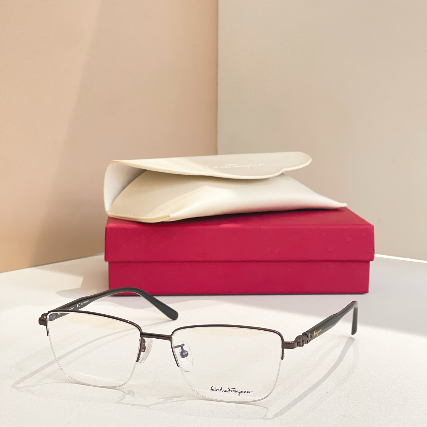 Salvatore ferragam* 菲*拉格慕 💚💚MODEL：SF2546A 💚💚💚SIZE：55