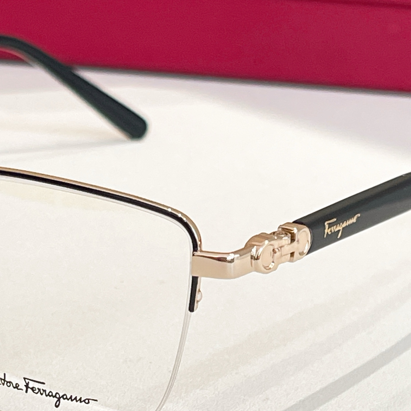 Salvatore ferragam* 菲*拉格慕 💚💚MODEL：SF2546A 💚💚💚SIZE：55