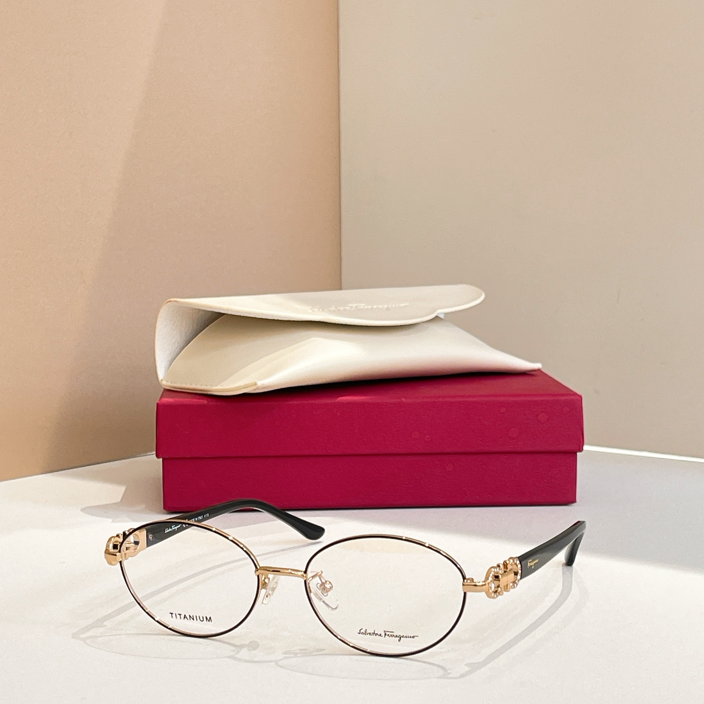 Salvatore ferragam* 菲*拉格慕 💚💚MODEL：SF2541RA 💚💚💚SIZE：5