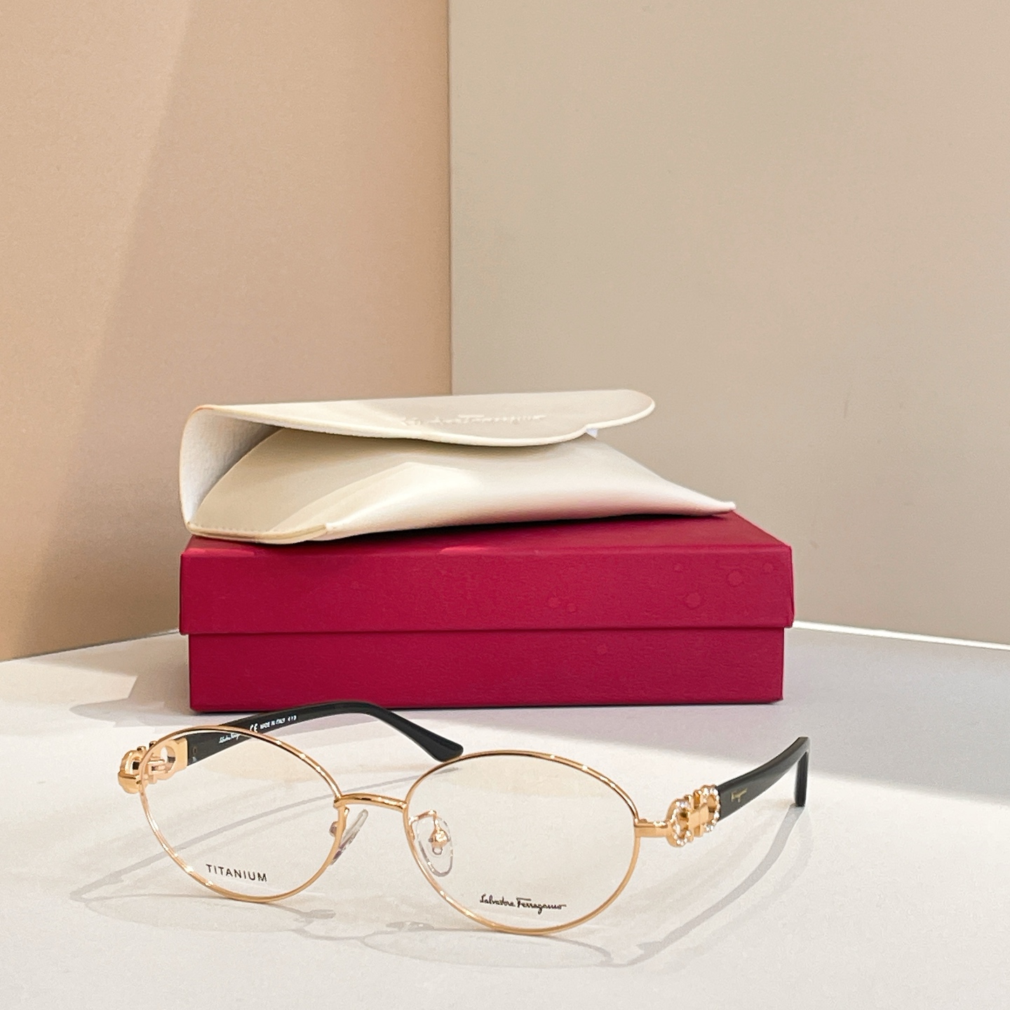 Salvatore ferragam* 菲*拉格慕 💚💚MODEL：SF2541RA 💚💚💚SIZE：5