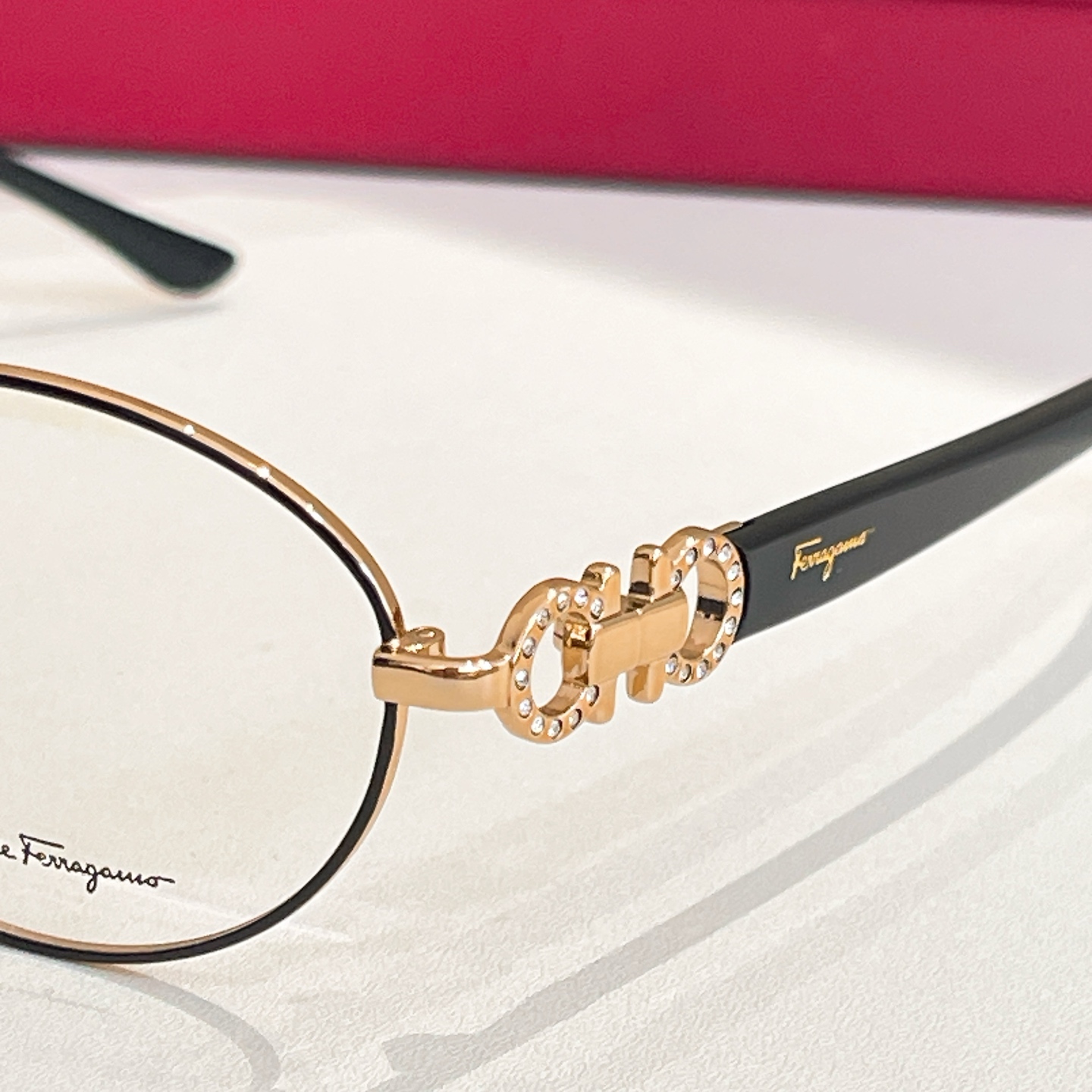 Salvatore ferragam* 菲*拉格慕 💚💚MODEL：SF2541RA 💚💚💚SIZE：5