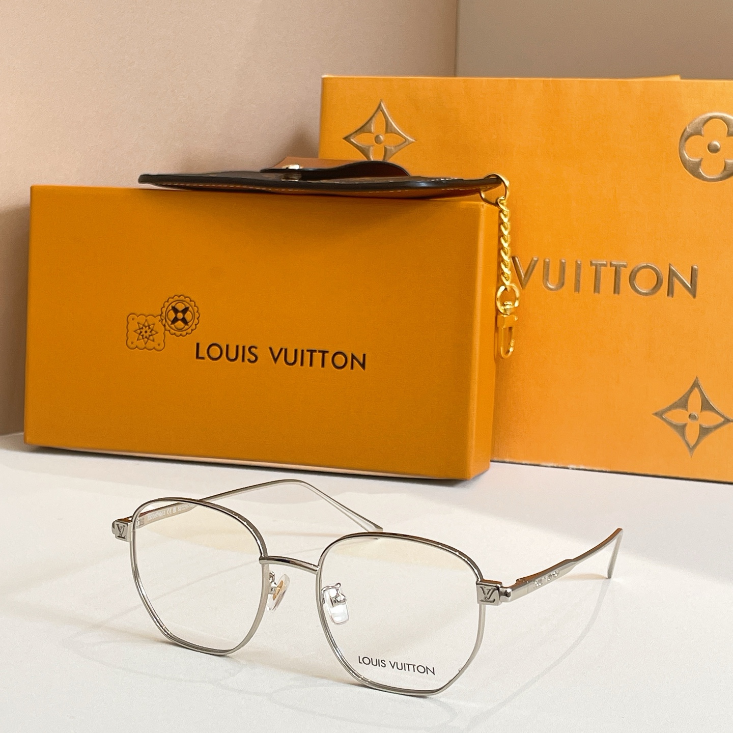 LOUIS VUITTO*🌟🌟🌟MODEL：Z3206E🌟🌟🌟SIZE：52口20-145🌟🌟🌟