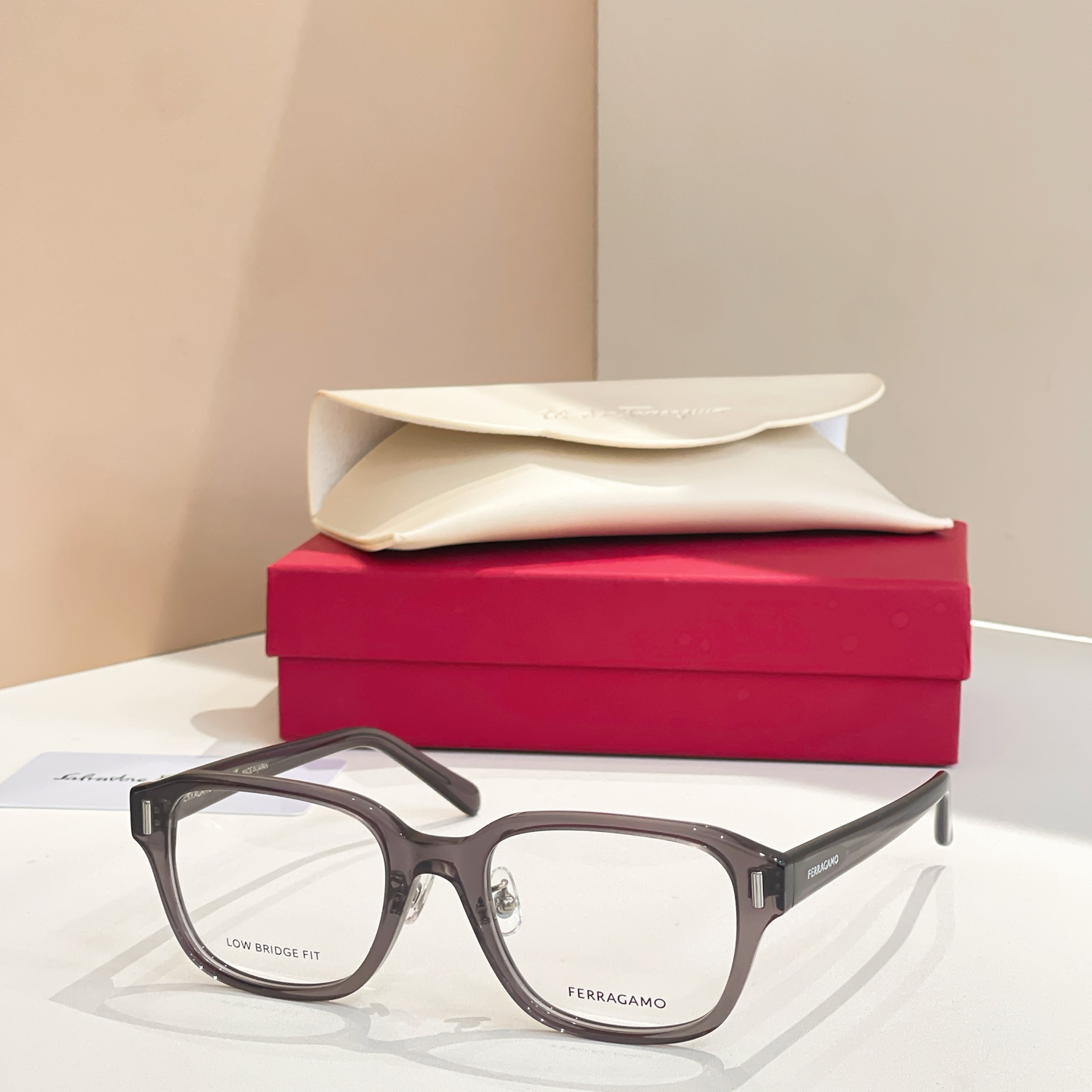 Salvatore ferragam* 菲*拉格慕 💚💚MODEL：SF3020LB 💚💚💚SIZE：5