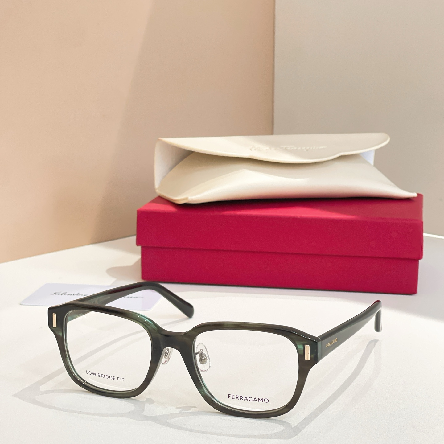 Salvatore ferragam* 菲*拉格慕 💚💚MODEL：SF3020LB 💚💚💚SIZE：5