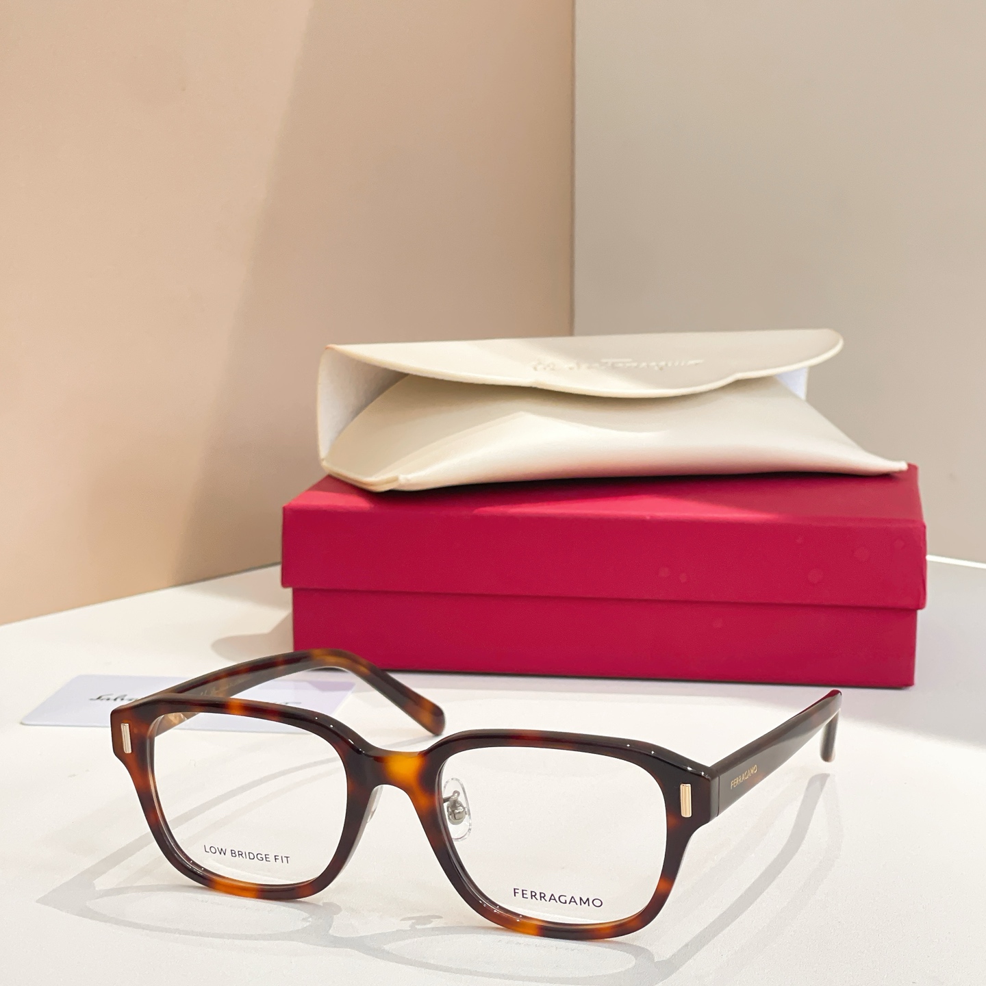 Salvatore ferragam* 菲*拉格慕 💚💚MODEL：SF3020LB 💚💚💚SIZE：5