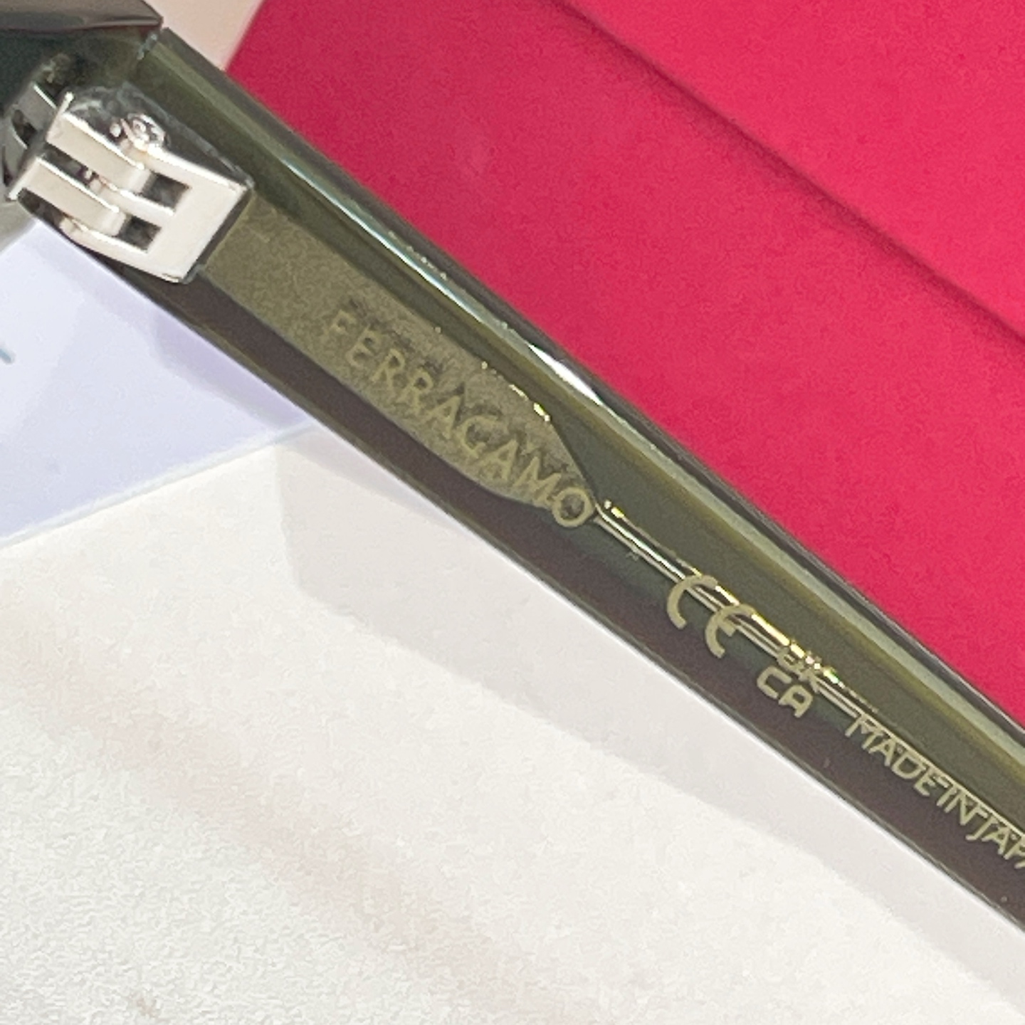 Salvatore ferragam* 菲*拉格慕 💚💚MODEL：SF3019LB 💚💚💚SIZE：5