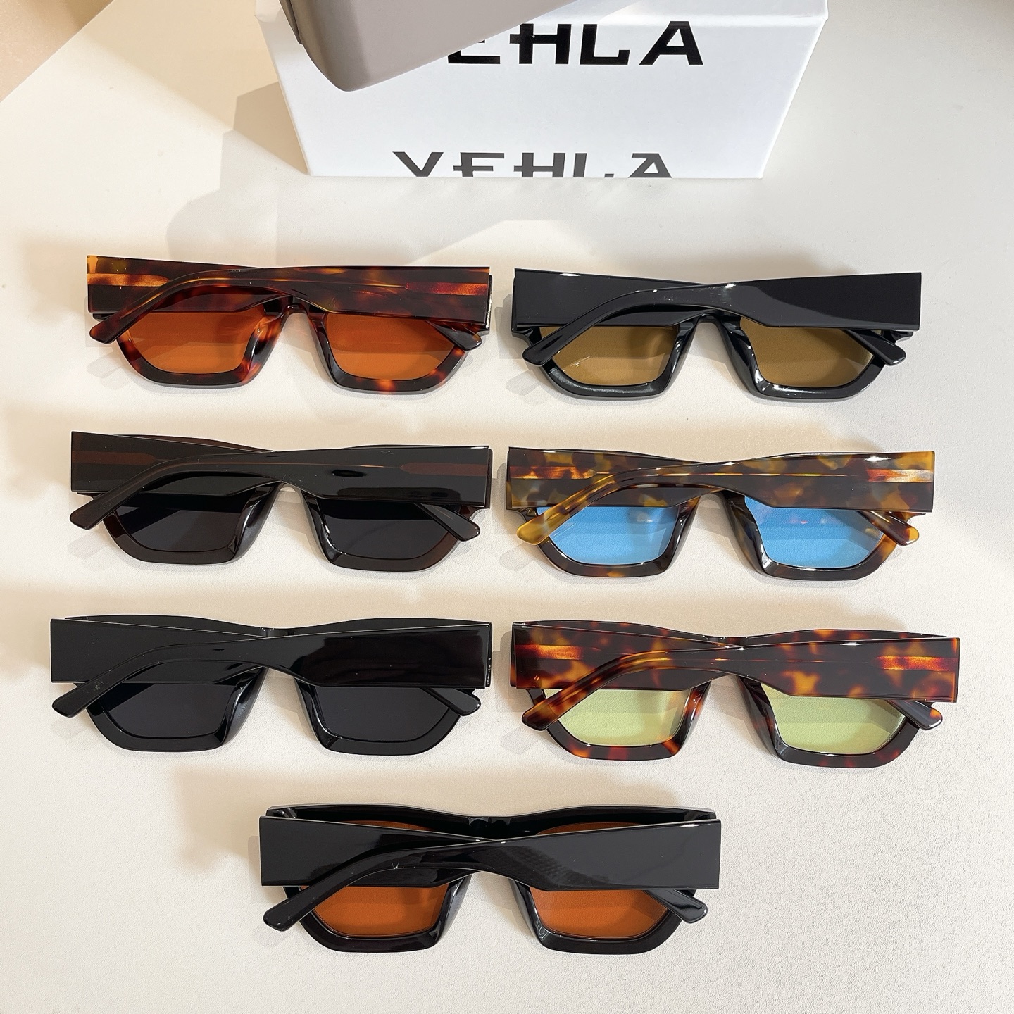 VEHLA🌟🌟🌟MODEL：FINN🌟🌟🌟SIZE：52口21-140🌟🌟🌟配送盒子～～