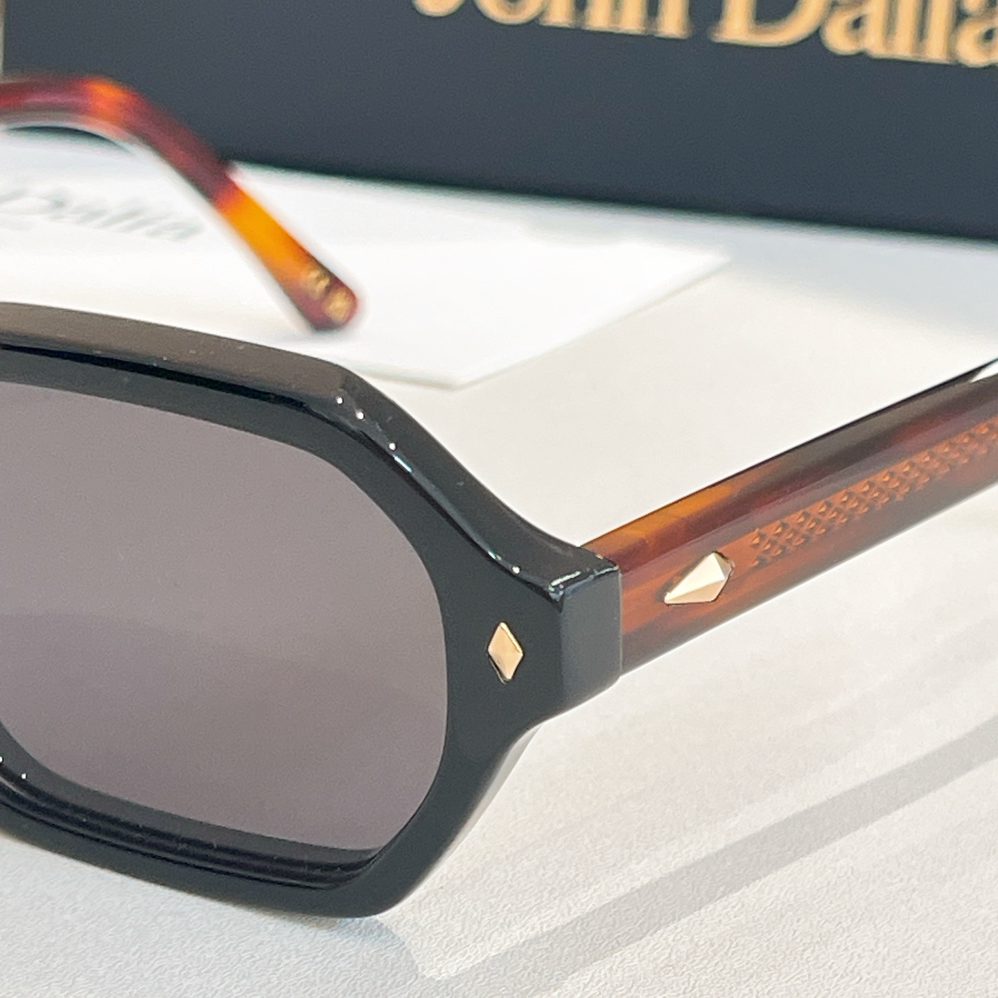 John Daila🌟🌟🌟MODEL: JUDE🌟🌟🌟SIZE: 51口26-144🌟🌟🌟配送盒子～～