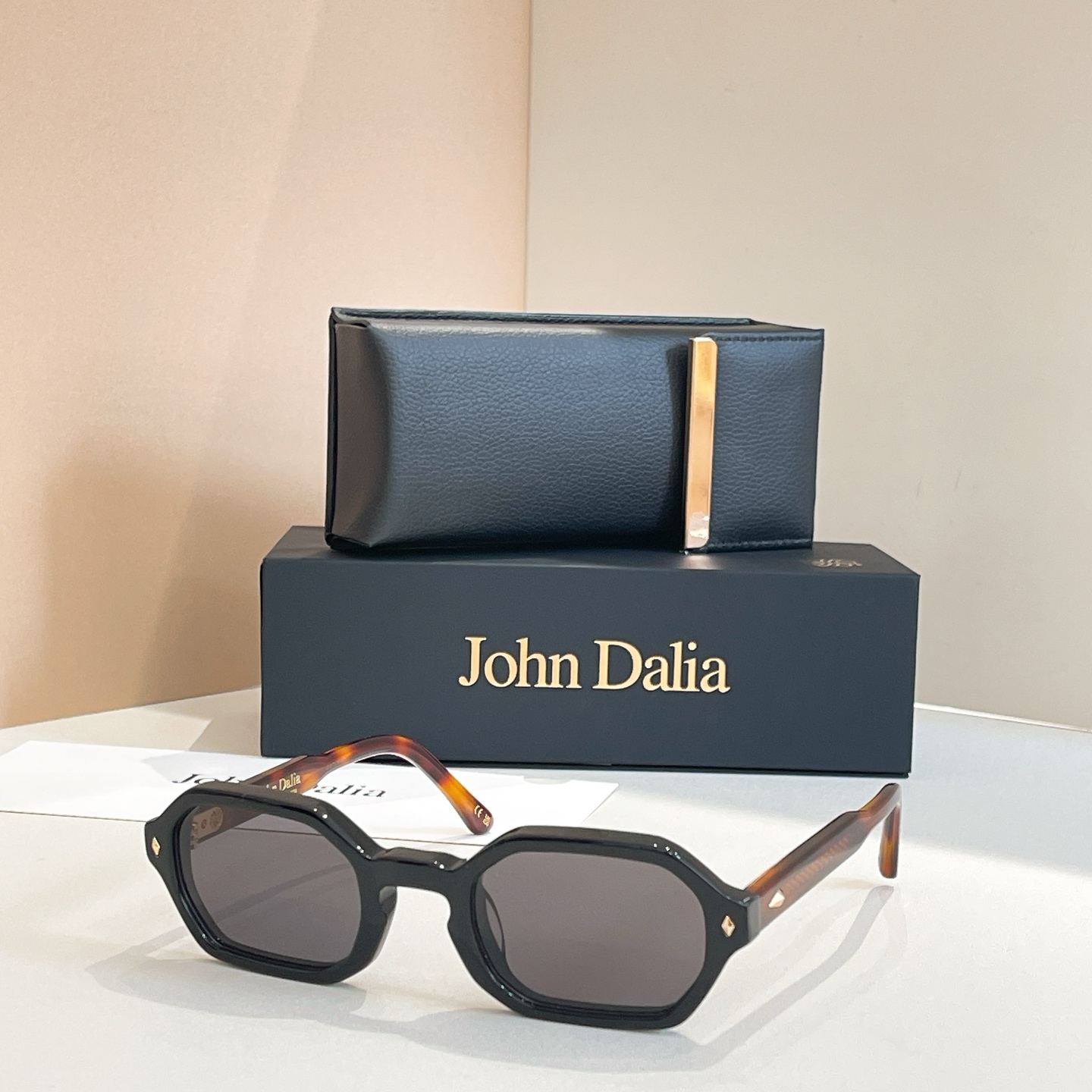 John Daila🌟🌟🌟MODEL: JUDE🌟🌟🌟SIZE: 51口26-144🌟🌟🌟配送盒子～～