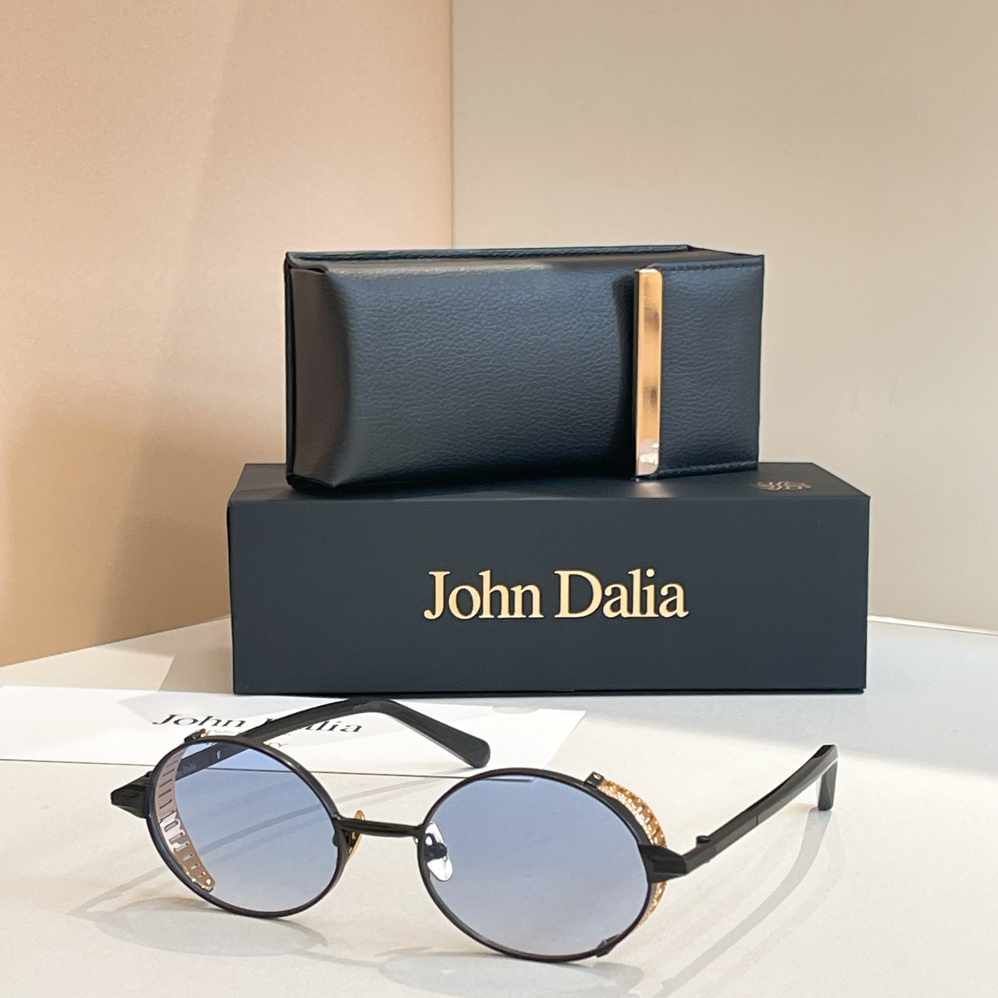 John Daila🌟🌟🌟MODEL: STEVE🌟🌟🌟SIZE: 51口22-145🌟🌟🌟配送盒子～～