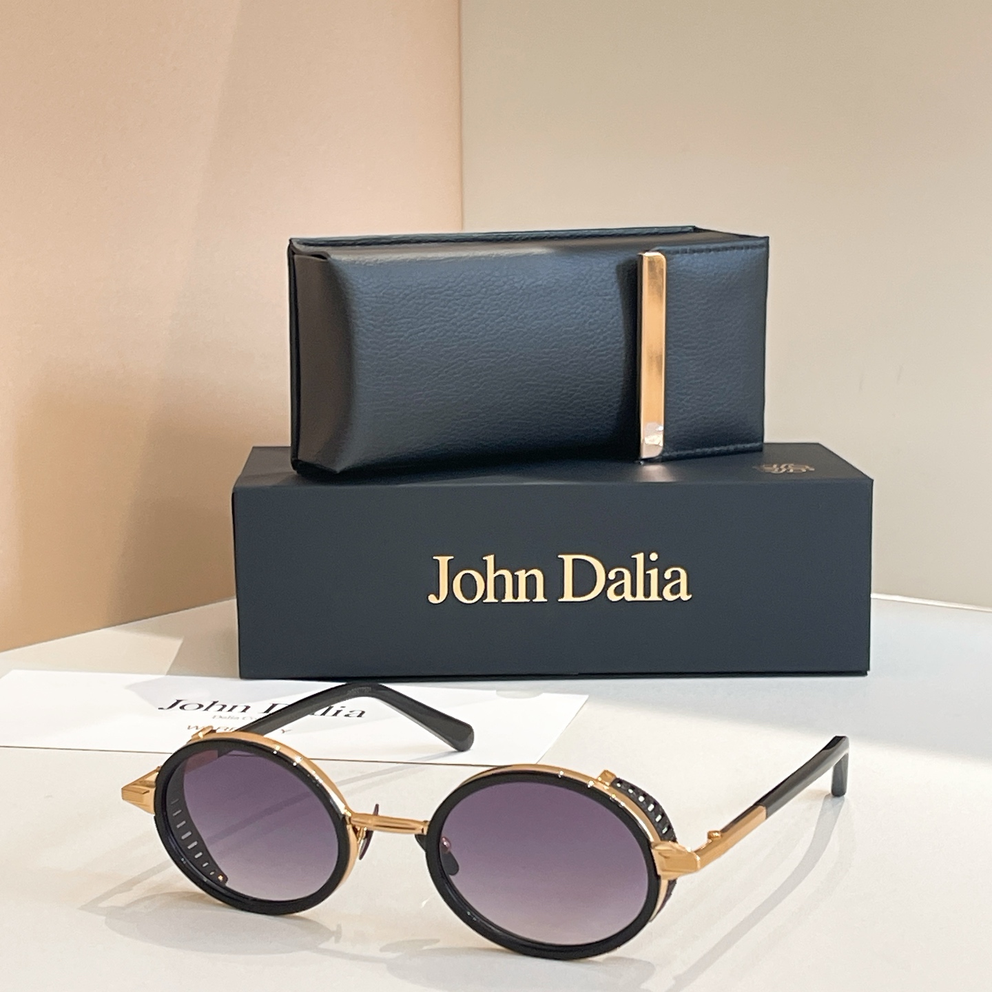 John Daila🌟🌟🌟MODEL: STEVE🌟🌟🌟SIZE: 51口22-145🌟🌟🌟配送盒子～～