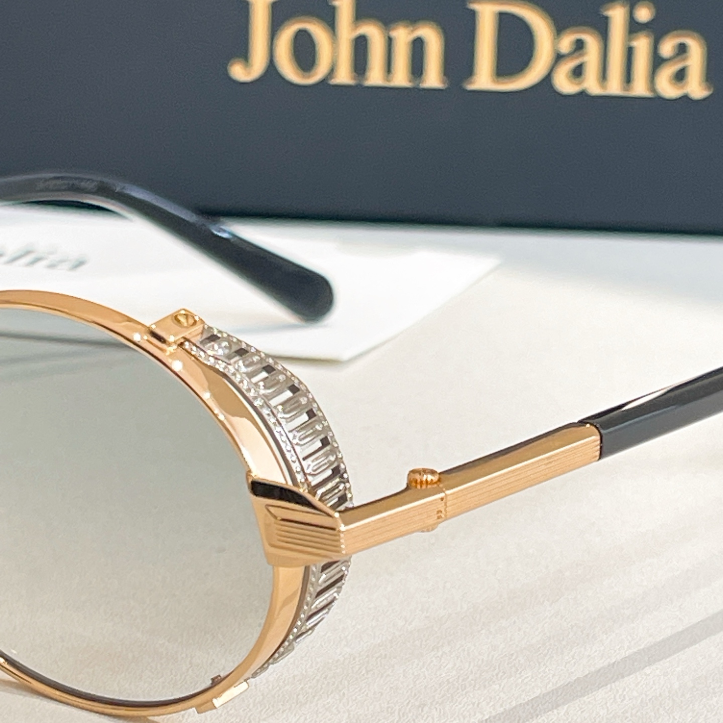 John Daila🌟🌟🌟MODEL: STEVE🌟🌟🌟SIZE: 51口22-145🌟🌟🌟配送盒子～～