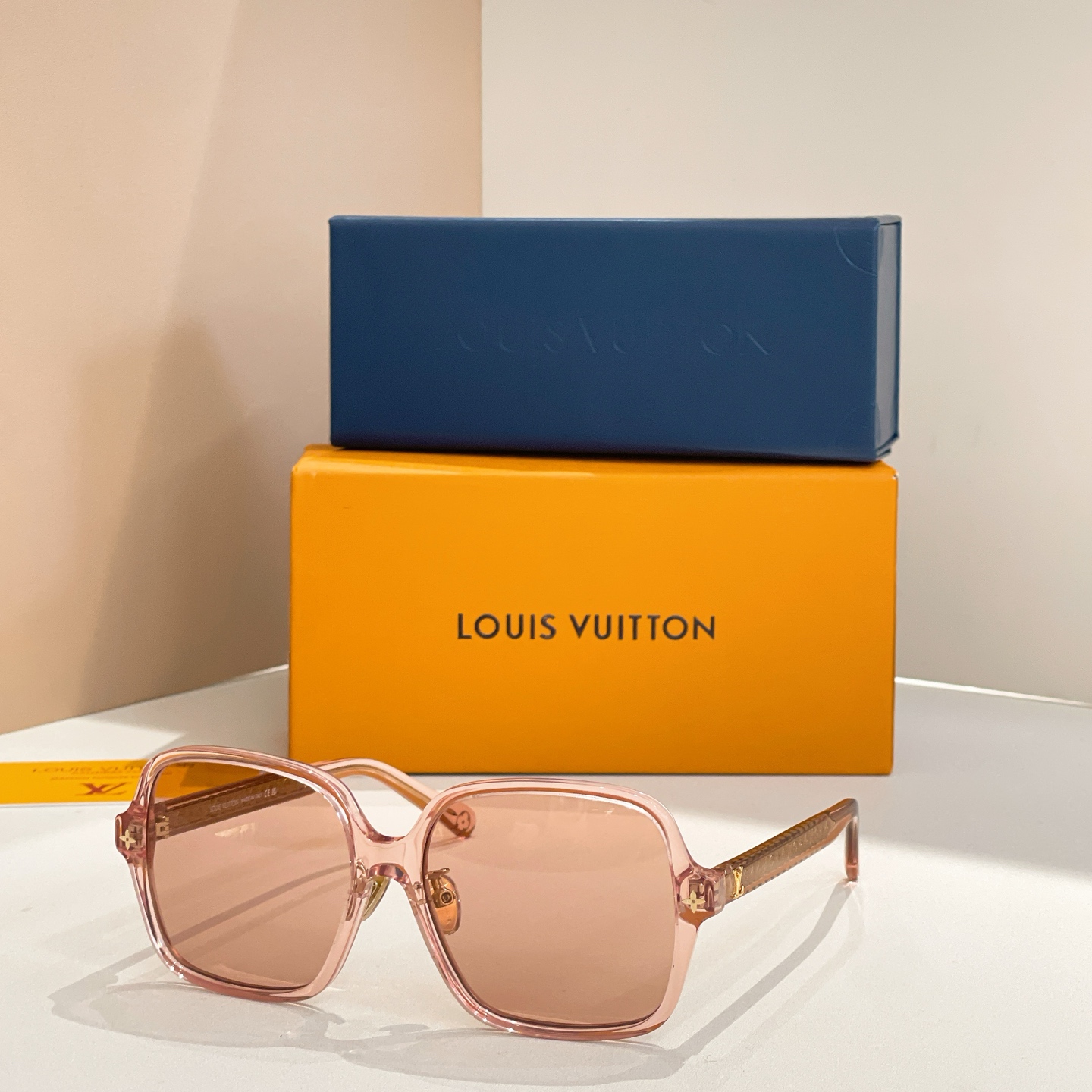 LOUIS VUITTON✨✨✨MODEL：Z3044E✨✨✨ SIZE：56口16-145✨✨钟楚曦同