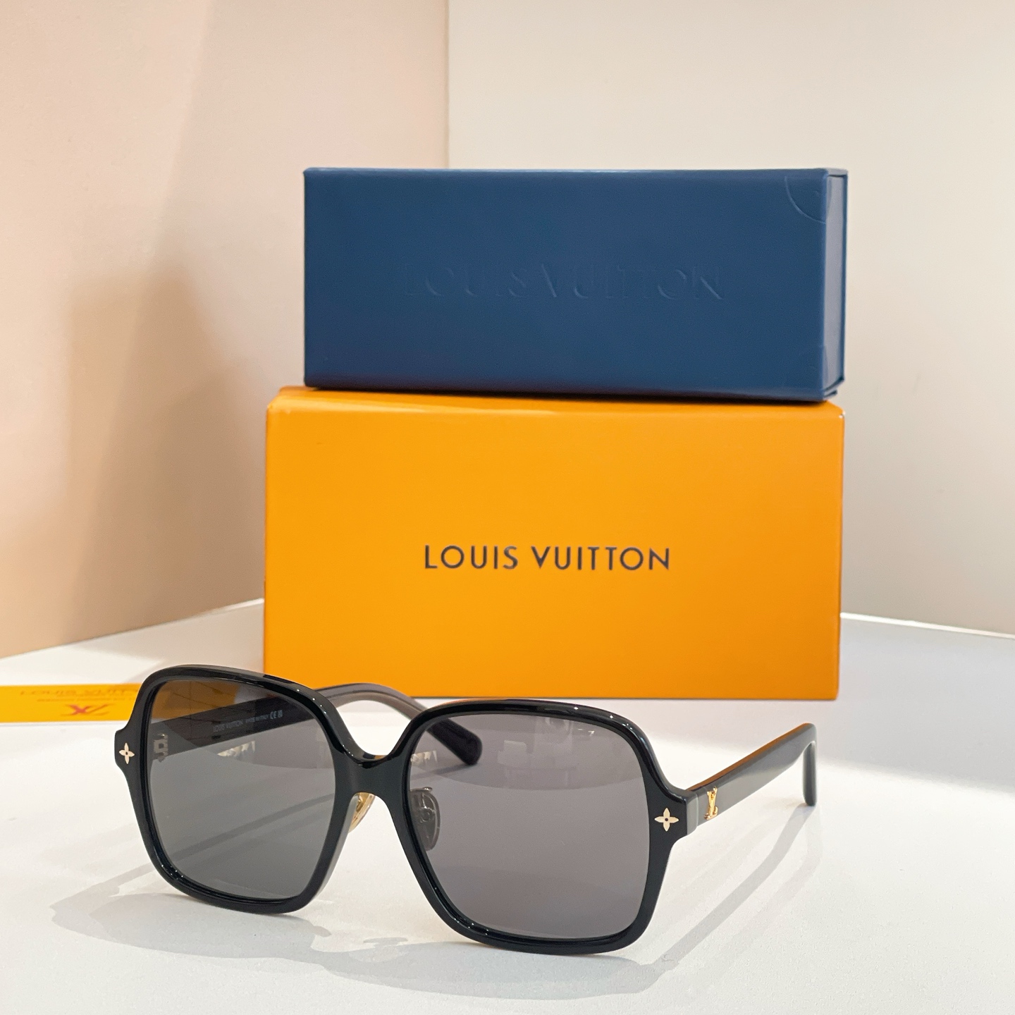 LOUIS VUITTON✨✨✨MODEL：Z3044E✨✨✨ SIZE：56口16-145✨✨钟楚曦同