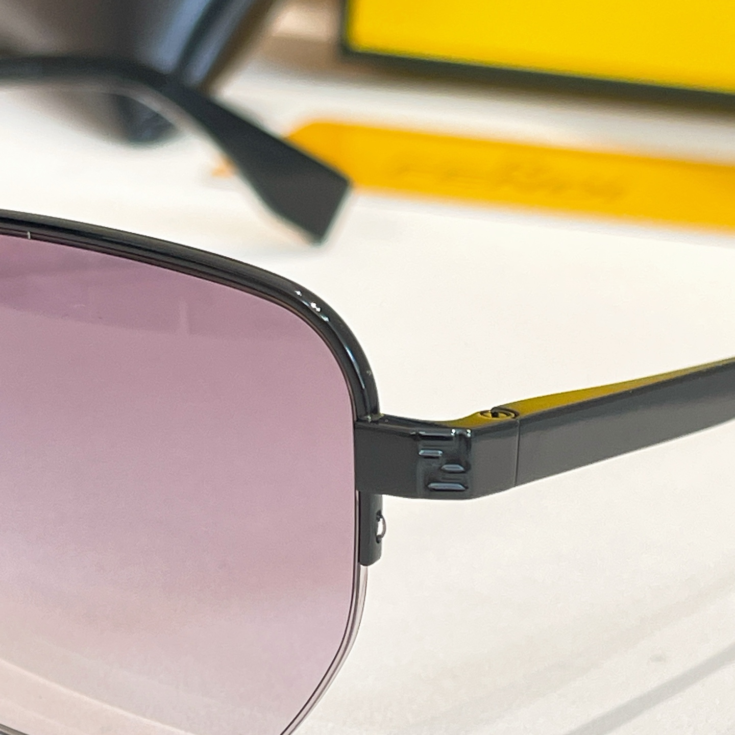 FEND*✨✨✨MODEL: FE40197U✨✨✨SIZE:54口18-145✨✨✨