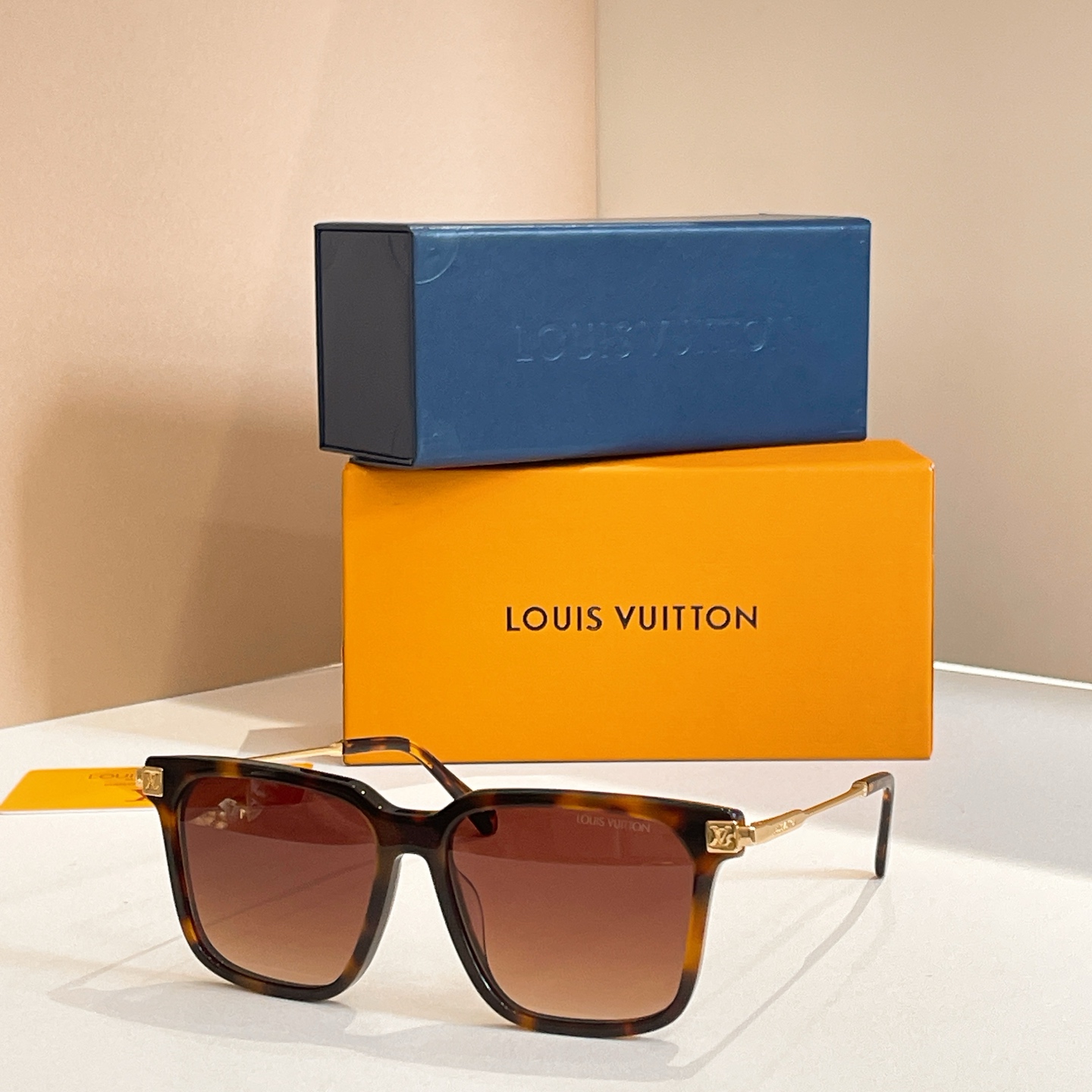 LOUIS VUITTO*🌟🌟🌟MODEL：Z2692U🌟🌟🌟SIZE：56口17-145🌟🌟🌟