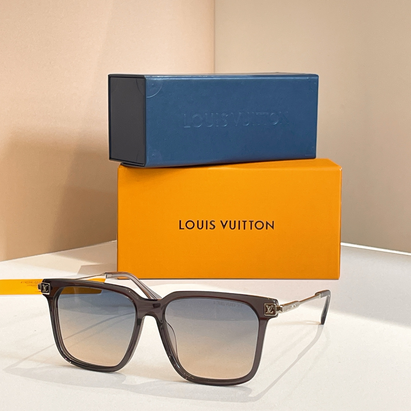 LOUIS VUITTO*🌟🌟🌟MODEL：Z2692U🌟🌟🌟SIZE：56口17-145🌟🌟🌟