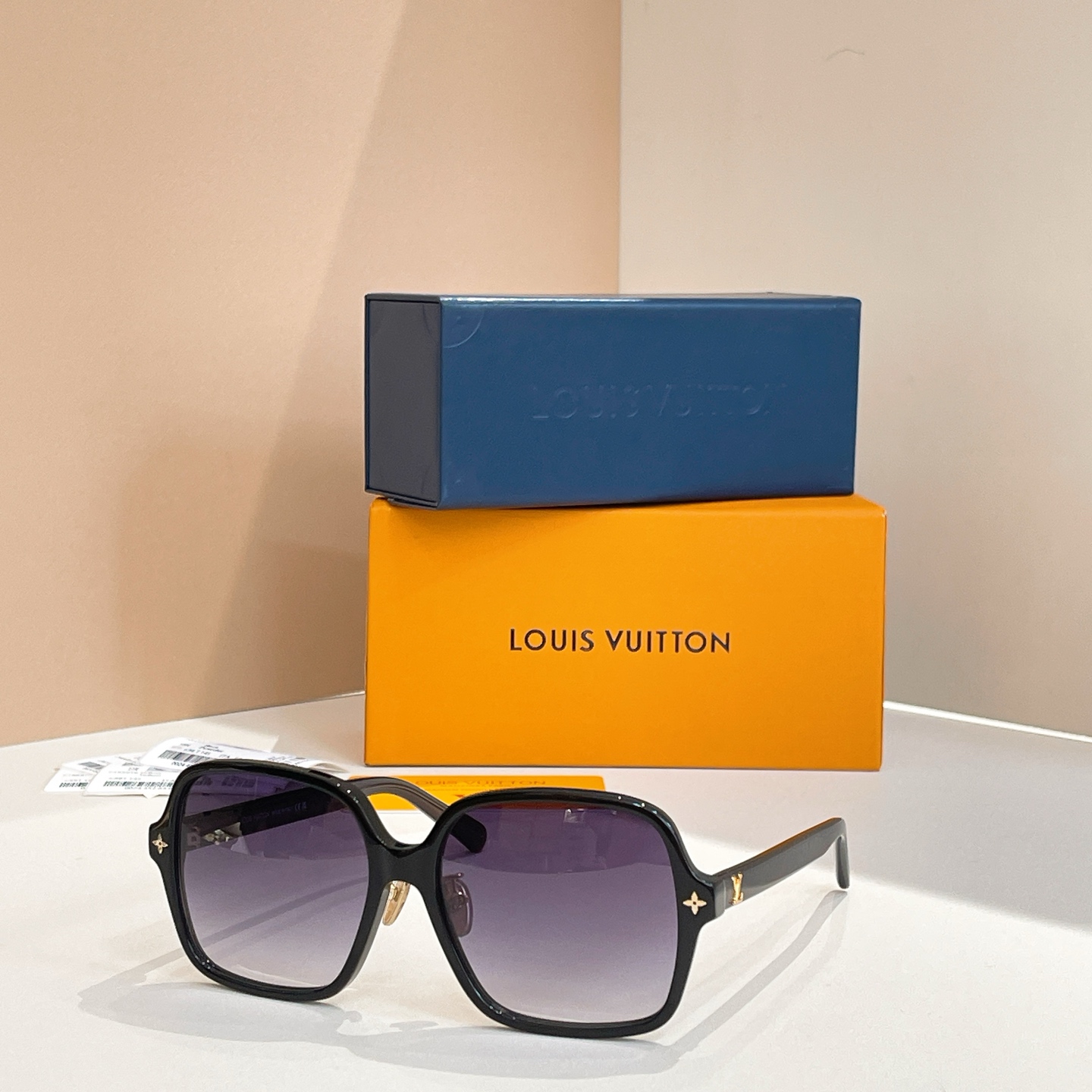 LOUIS VUITTON✨✨✨MODEL：Z3044E✨✨✨ SIZE：56口16-145✨✨刘亦菲同