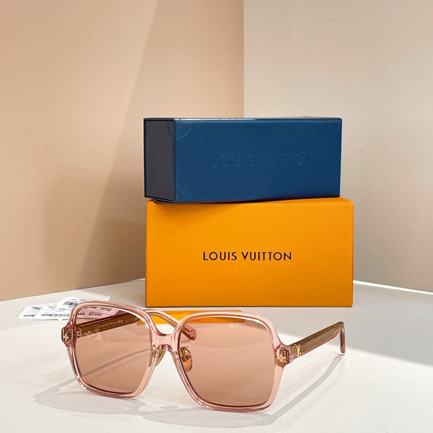 LOUIS VUITTON✨✨✨MODEL：Z3044E✨✨✨ SIZE：56口16-145✨✨刘亦菲同