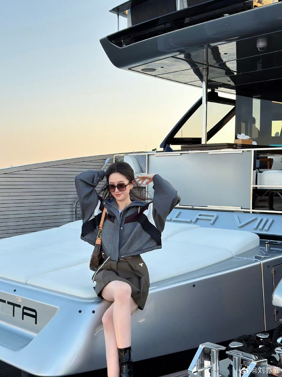 LOUIS VUITTON✨✨✨MODEL：Z3044E✨✨✨ SIZE：56口16-145✨✨刘亦菲同