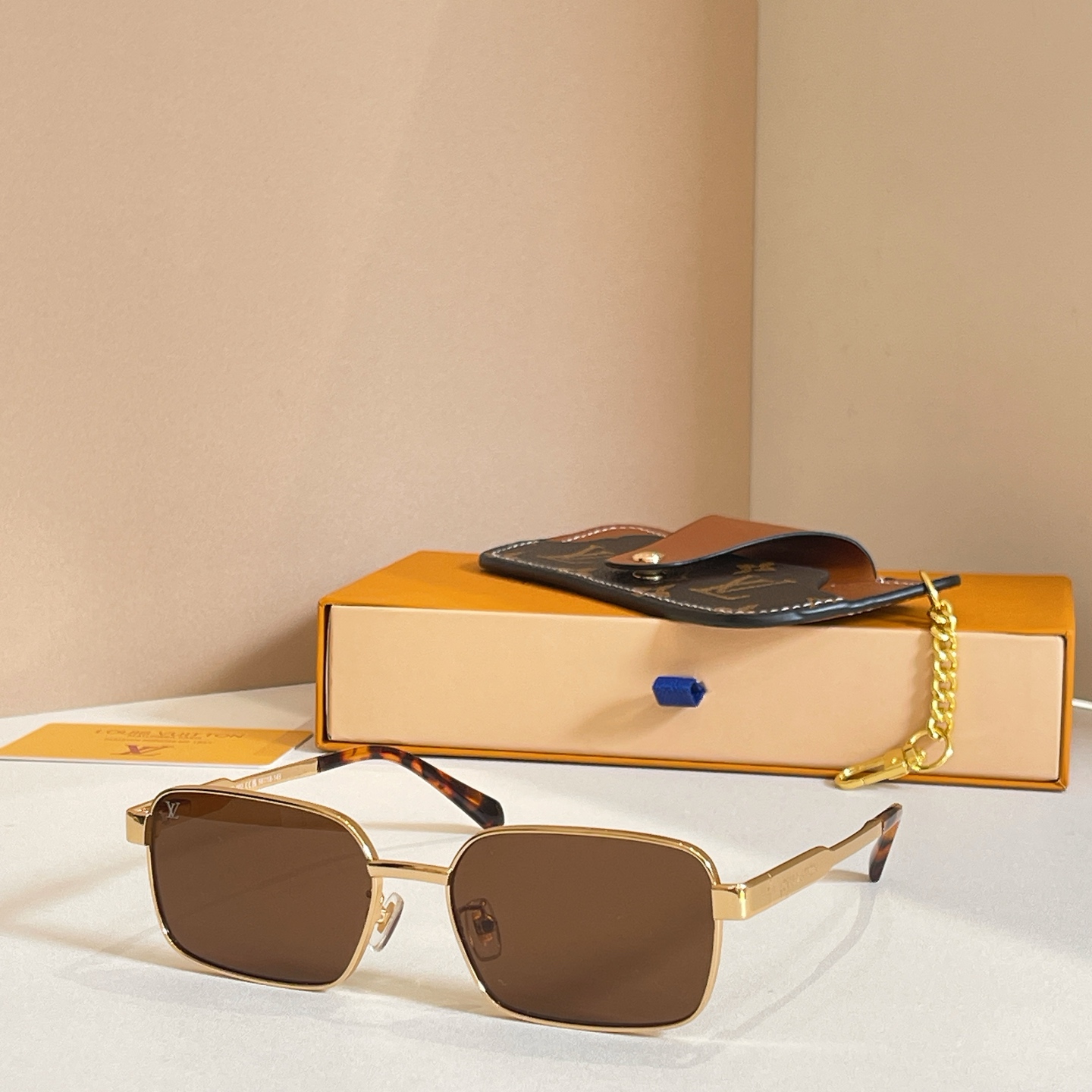 LOUIS VUITTON✨✨✨MODEL：Z3209E✨✨✨ SIZE：56口18-145✨✨