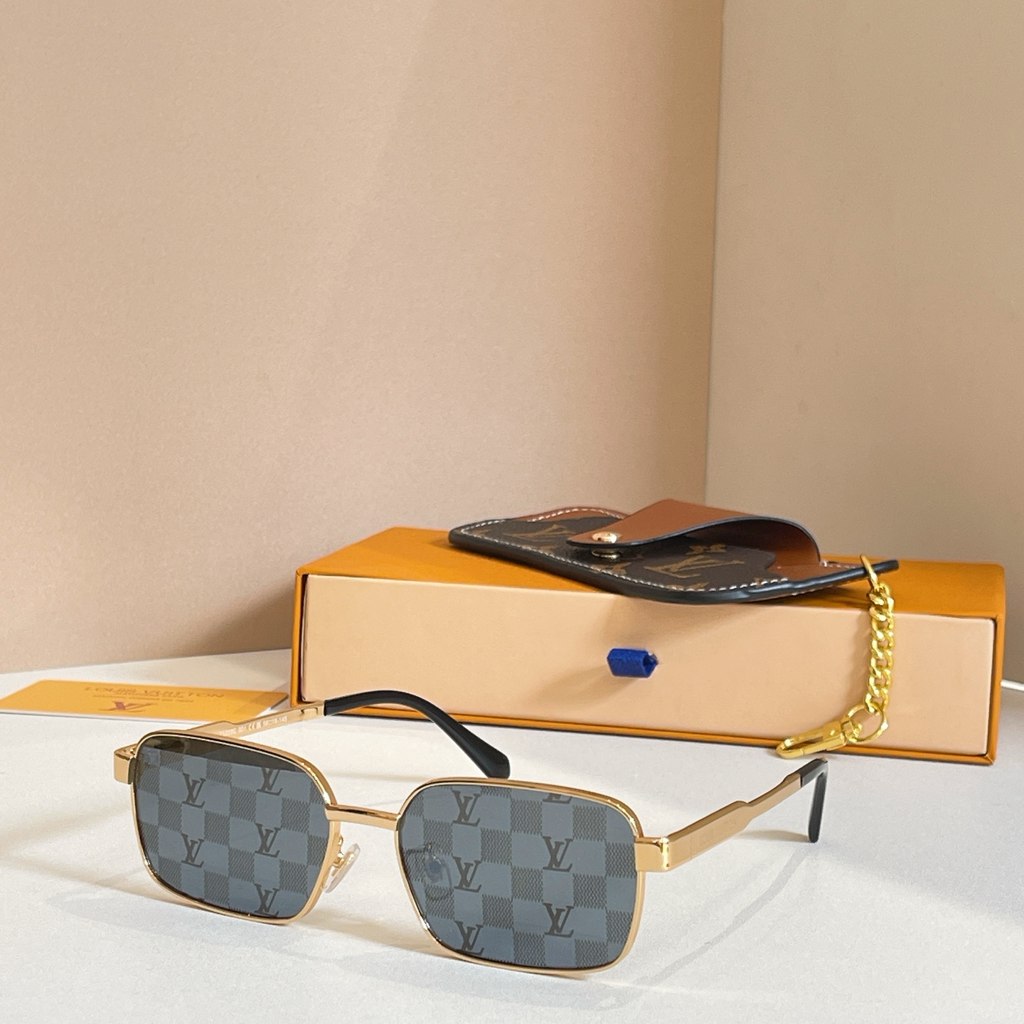 LOUIS VUITTON✨✨✨MODEL：Z3209E✨✨✨ SIZE：56口18-145✨✨