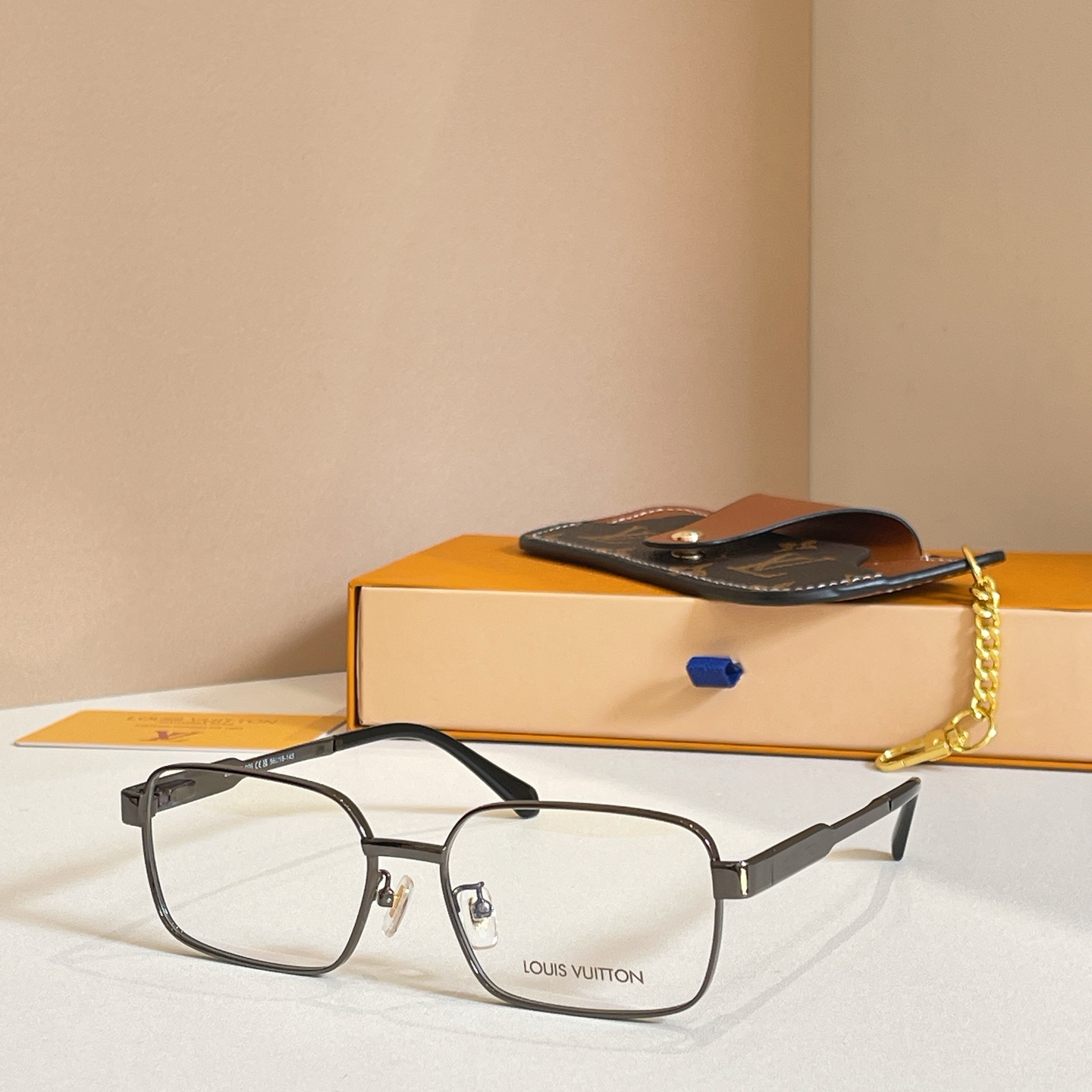 LOUIS VUITTON✨✨✨MODEL：Z3209E✨✨✨ SIZE：56口18-145✨✨