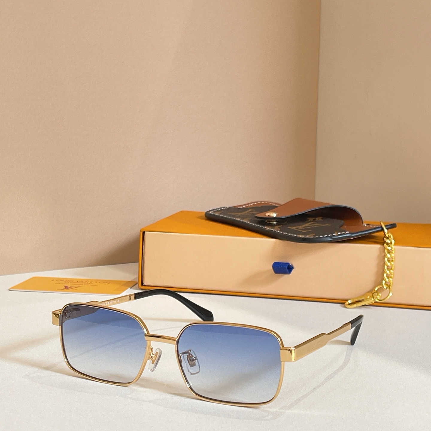 LOUIS VUITTON✨✨✨MODEL：Z3209E✨✨✨ SIZE：56口18-145✨✨