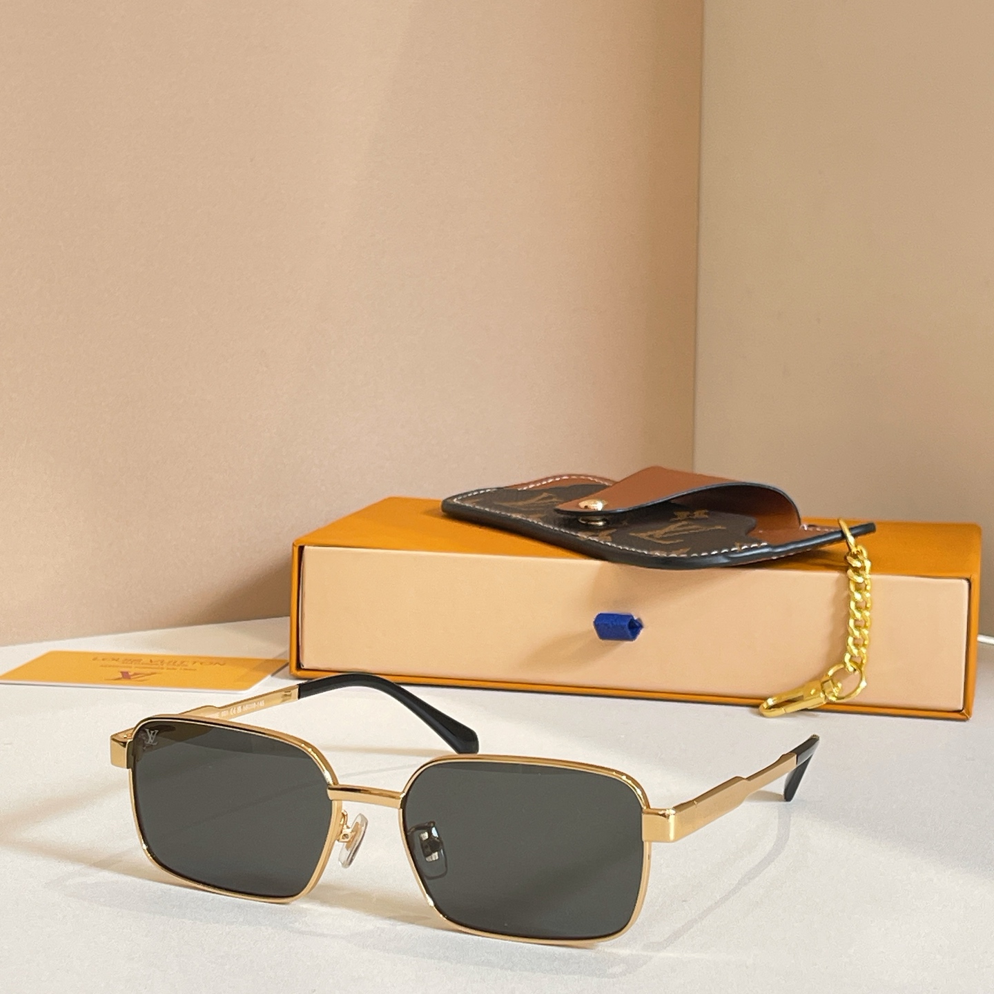 LOUIS VUITTON✨✨✨MODEL：Z3209E✨✨✨ SIZE：56口18-145✨✨