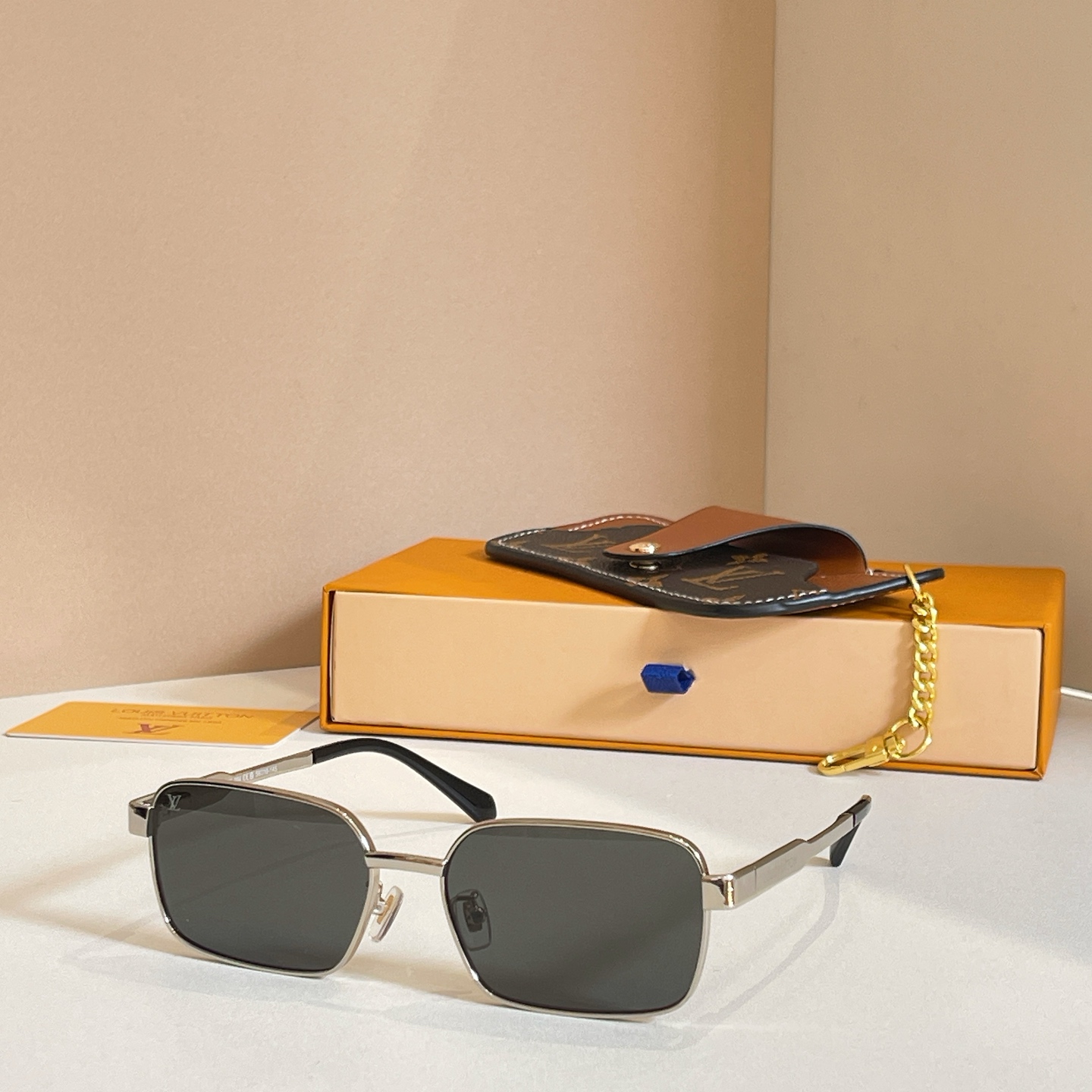 LOUIS VUITTON✨✨✨MODEL：Z3209E✨✨✨ SIZE：56口18-145✨✨