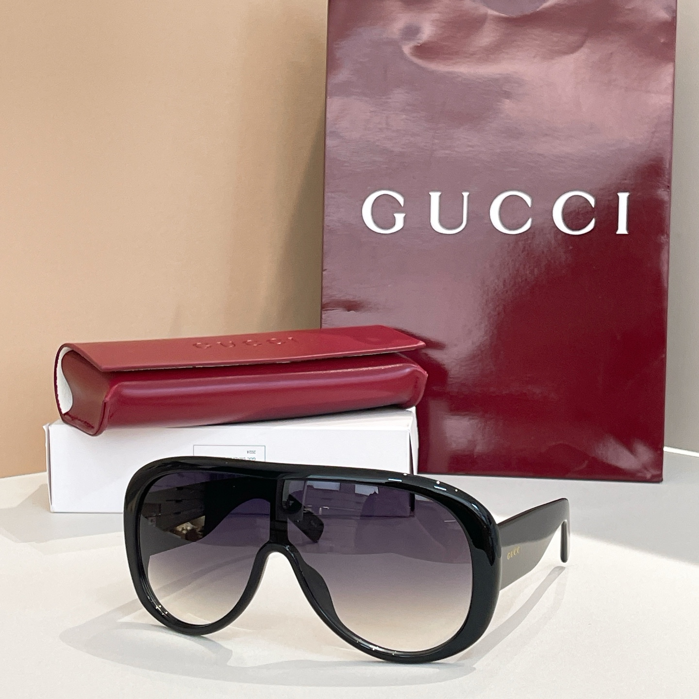 GUCC*🐝🐝🐝MODEL：GG2164S🐝🐝🐝SIZE：133口140🐝🐝🐝