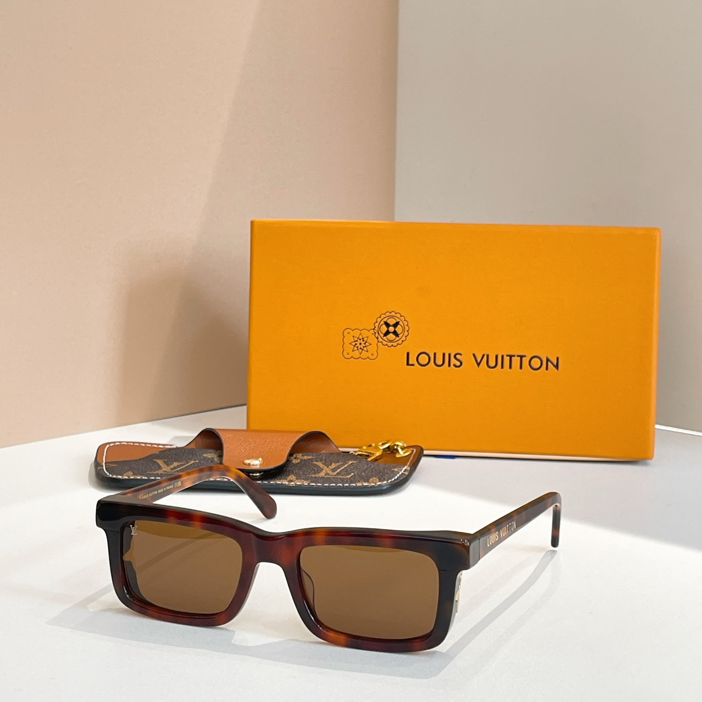 LOUIS VUITTON✨✨✨MODEL：Z2186U✨✨✨ SIZE：52口20-140✨✨