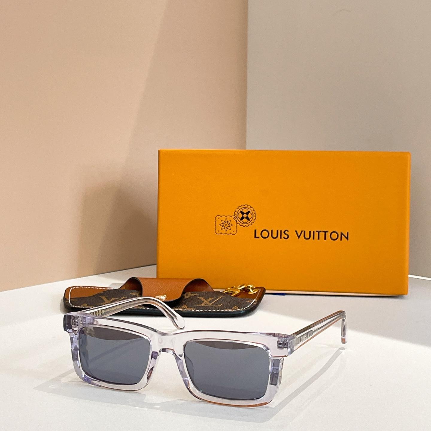 LOUIS VUITTON✨✨✨MODEL：Z2186U✨✨✨ SIZE：52口20-140✨✨