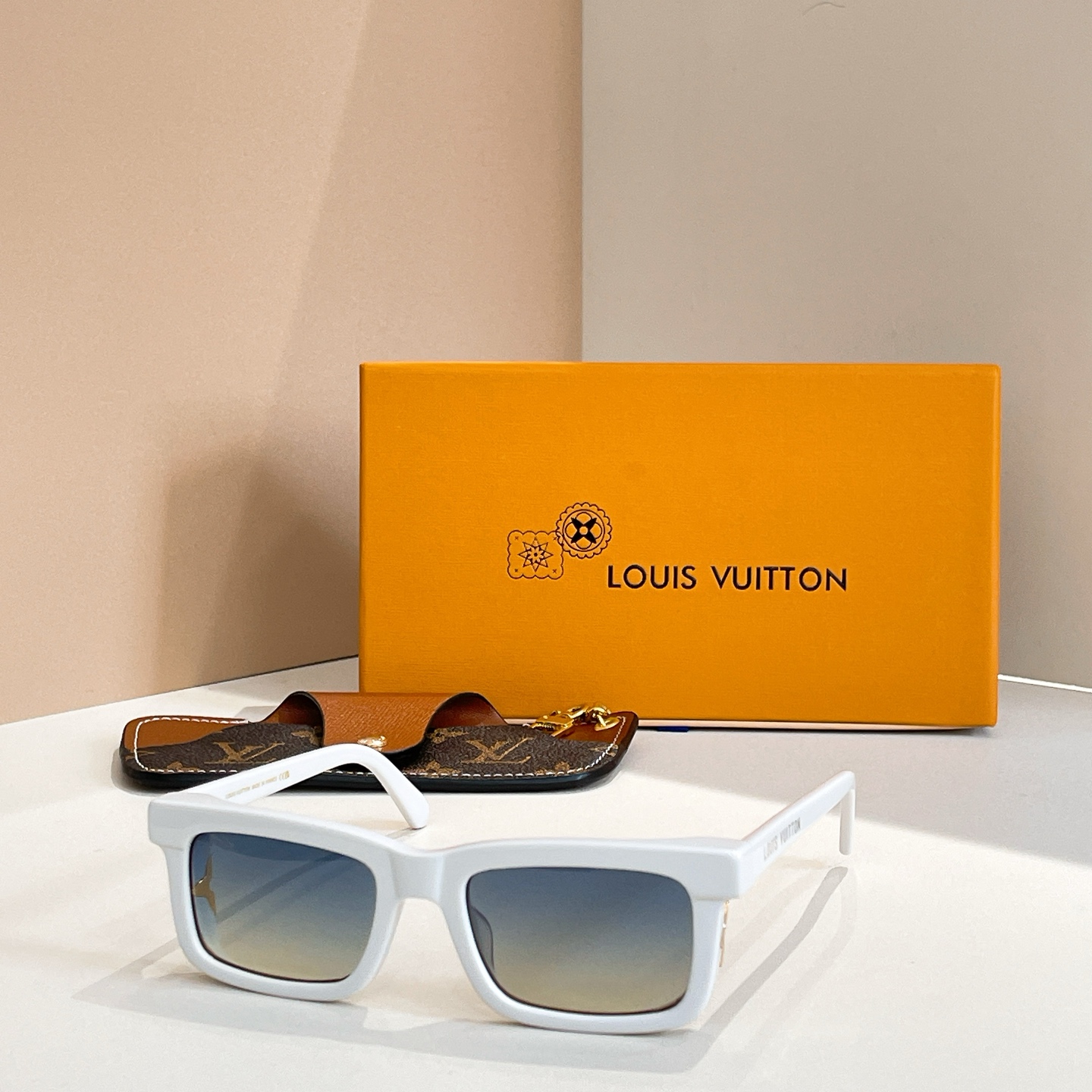 LOUIS VUITTON✨✨✨MODEL：Z2186U✨✨✨ SIZE：52口20-140✨✨