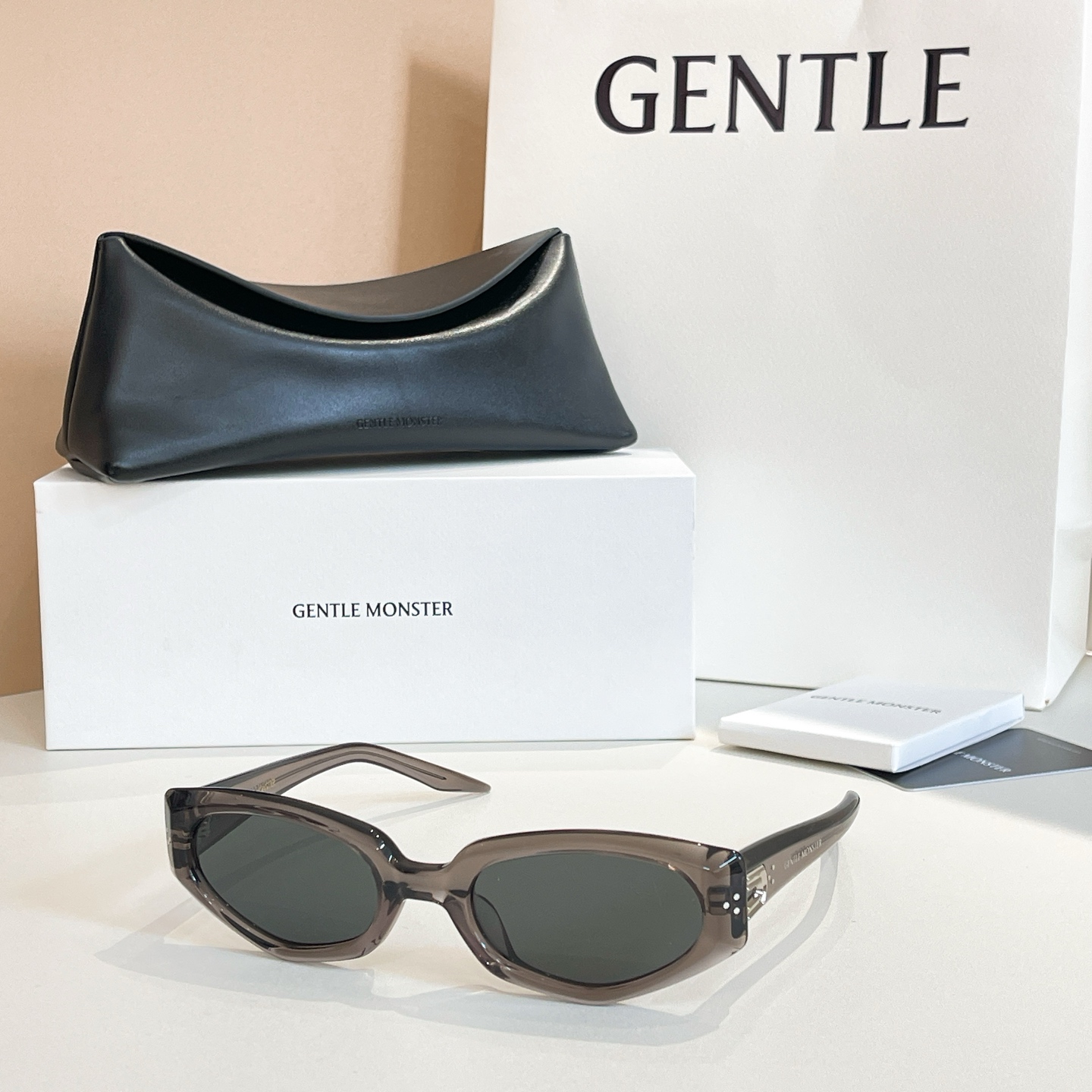 GENTLE MONSTE*🐼🐼🐼MODEL：DEVON🐼🐼🐼size：63口17-147🐼🐼🐼高版本～