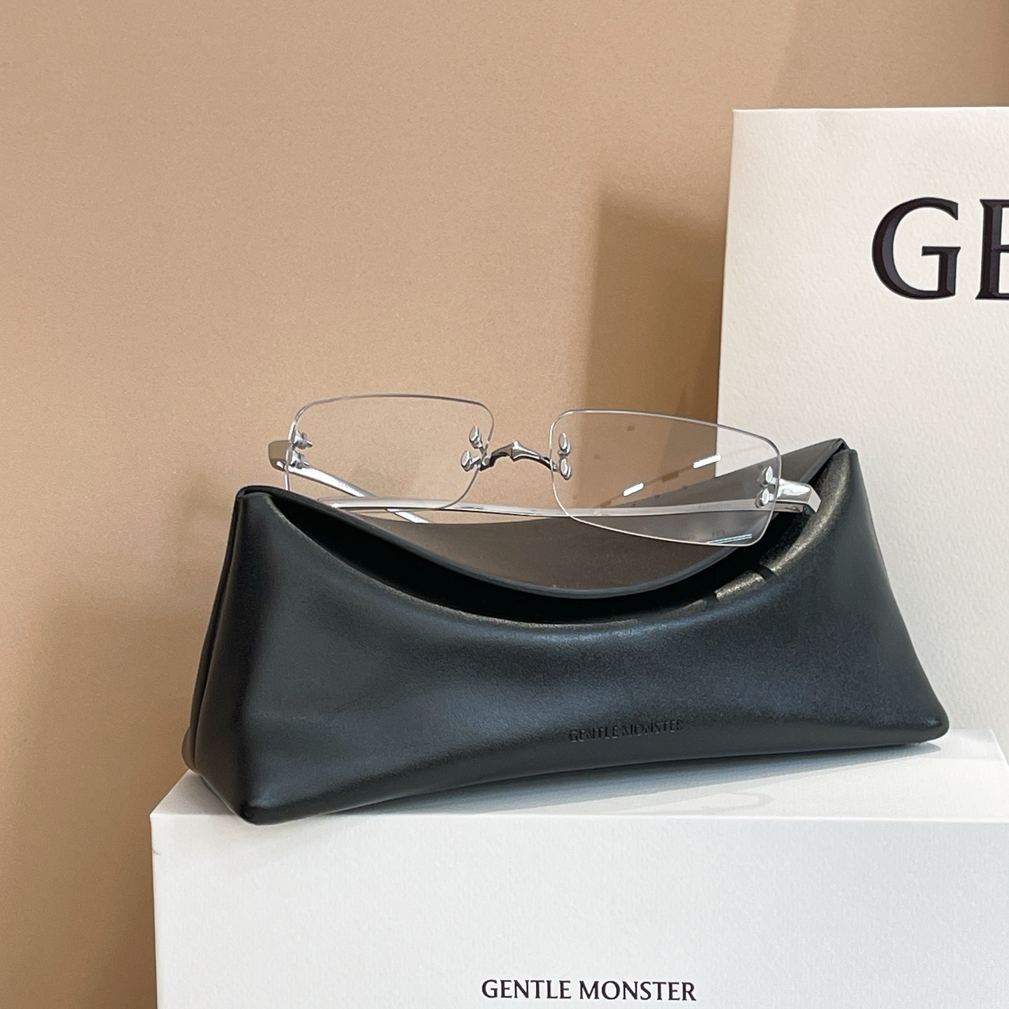 GENTLE MONSTE*🐼🐼🐼MODEL：PARANOYD🐼🐼🐼SIZE：61口16-135🐼🐼🐼高